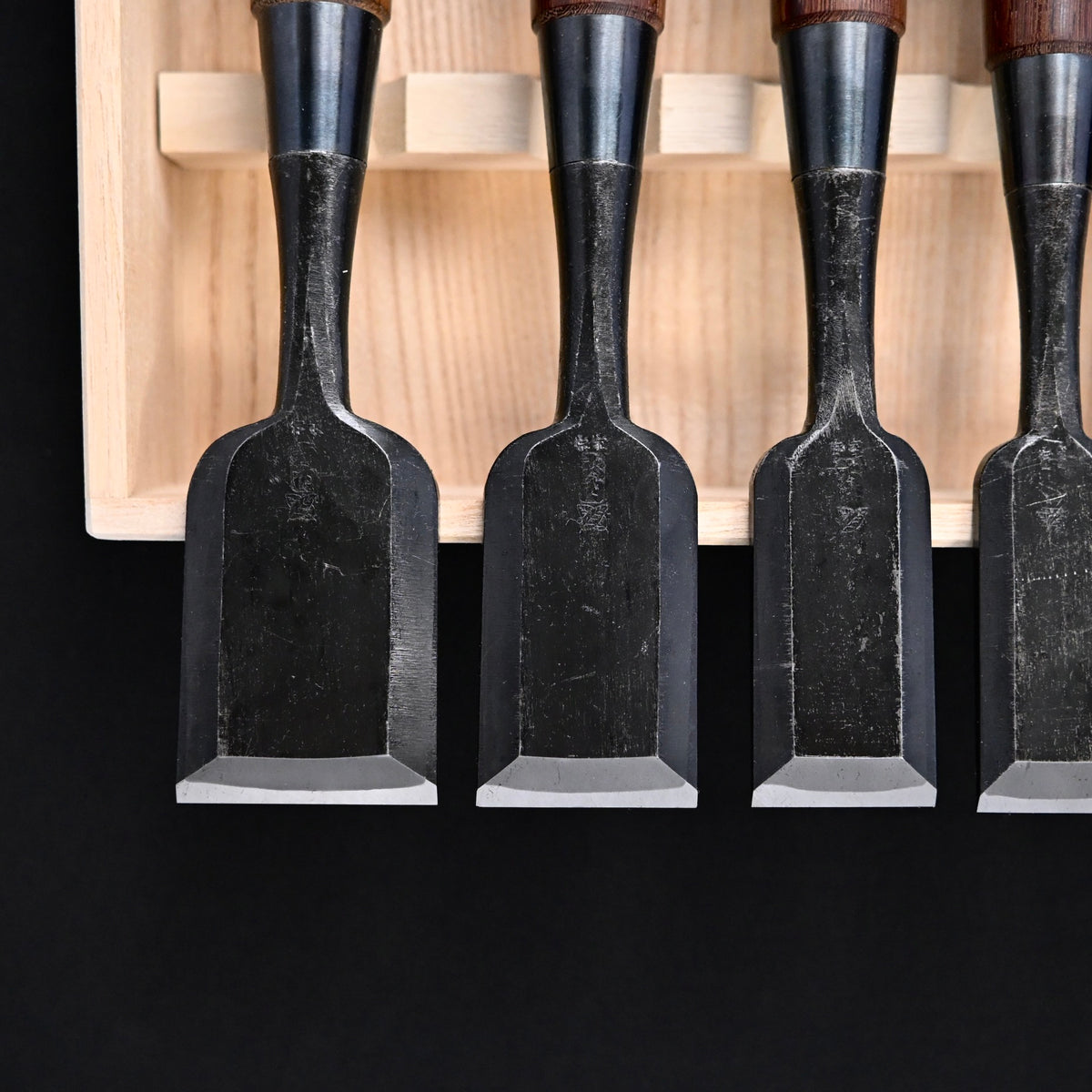 宗家大内 追入組鑿 鉄刀木柄 桐箱付    Ouchi Bench chisels set Bombay Blackwood Handle by Ouchi 4th generation #1