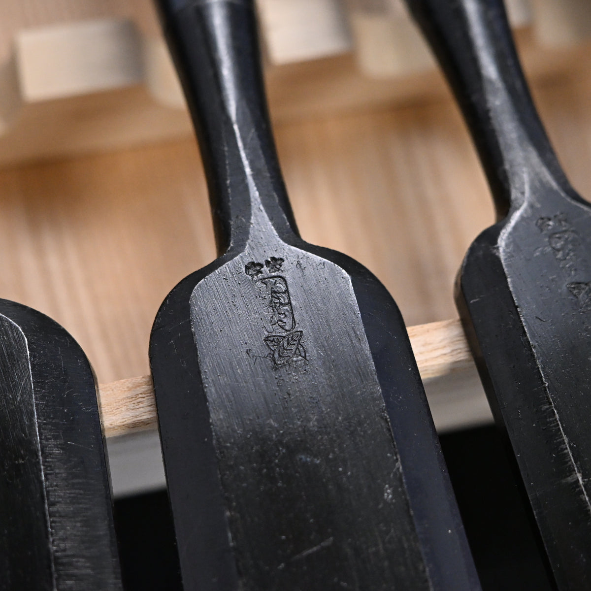宗家大内 追入組鑿 鉄刀木柄 桐箱付    Ouchi Bench chisels set Bombay Blackwood Handle by Ouchi 4th generation #1