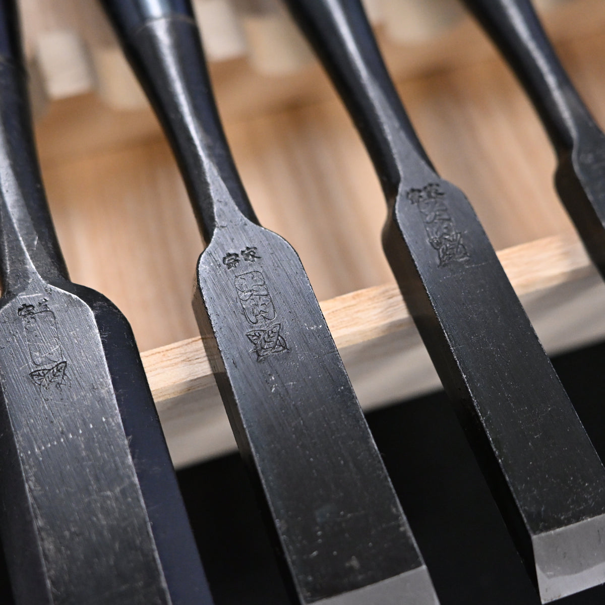 宗家大内 追入組鑿 鉄刀木柄 桐箱付    Ouchi Bench chisels set Bombay Blackwood Handle by Ouchi 4th generation #1