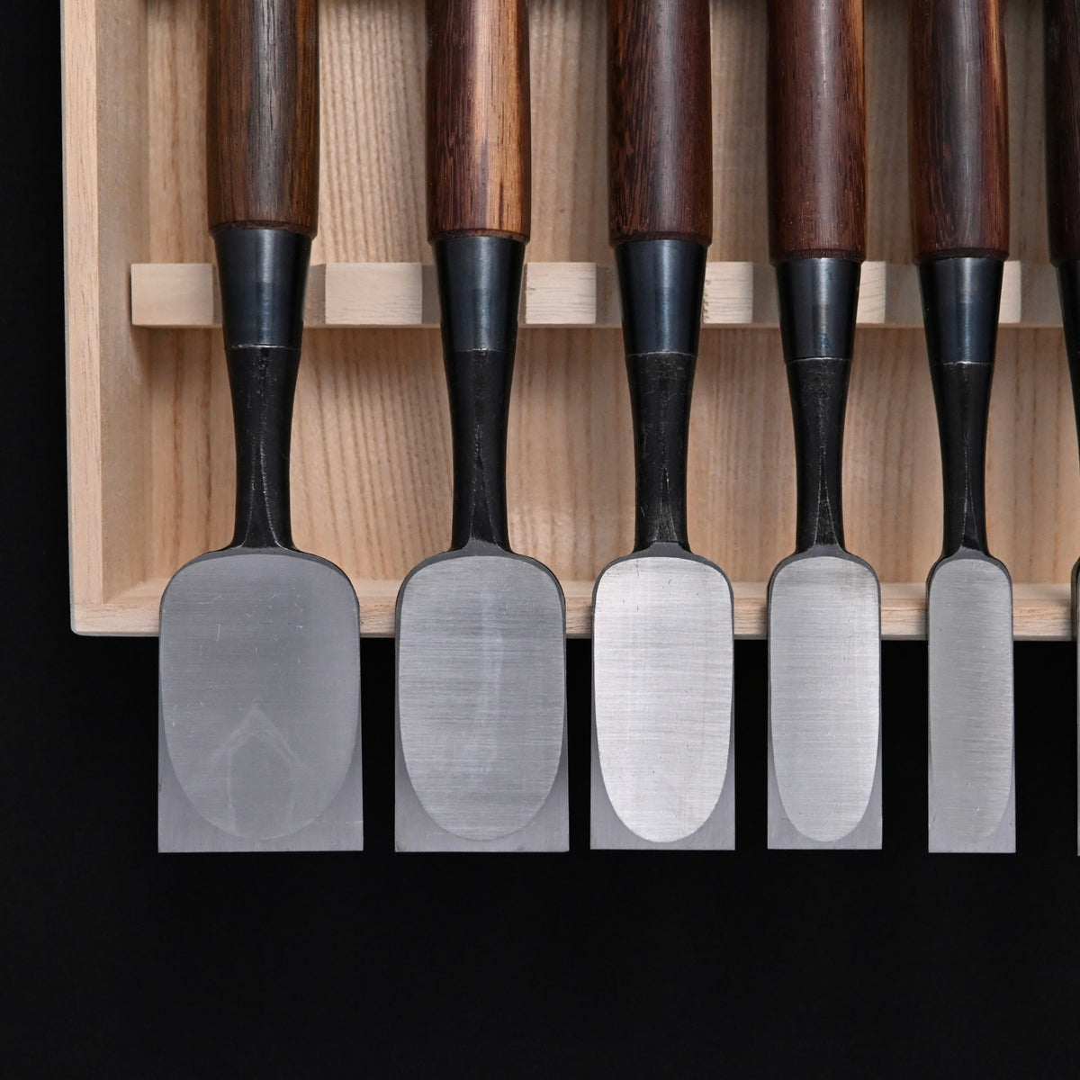 宗家大内 追入組鑿 鉄刀木柄 桐箱付    Ouchi Bench chisels set Bombay Blackwood Handle by Ouchi 4th generation #1