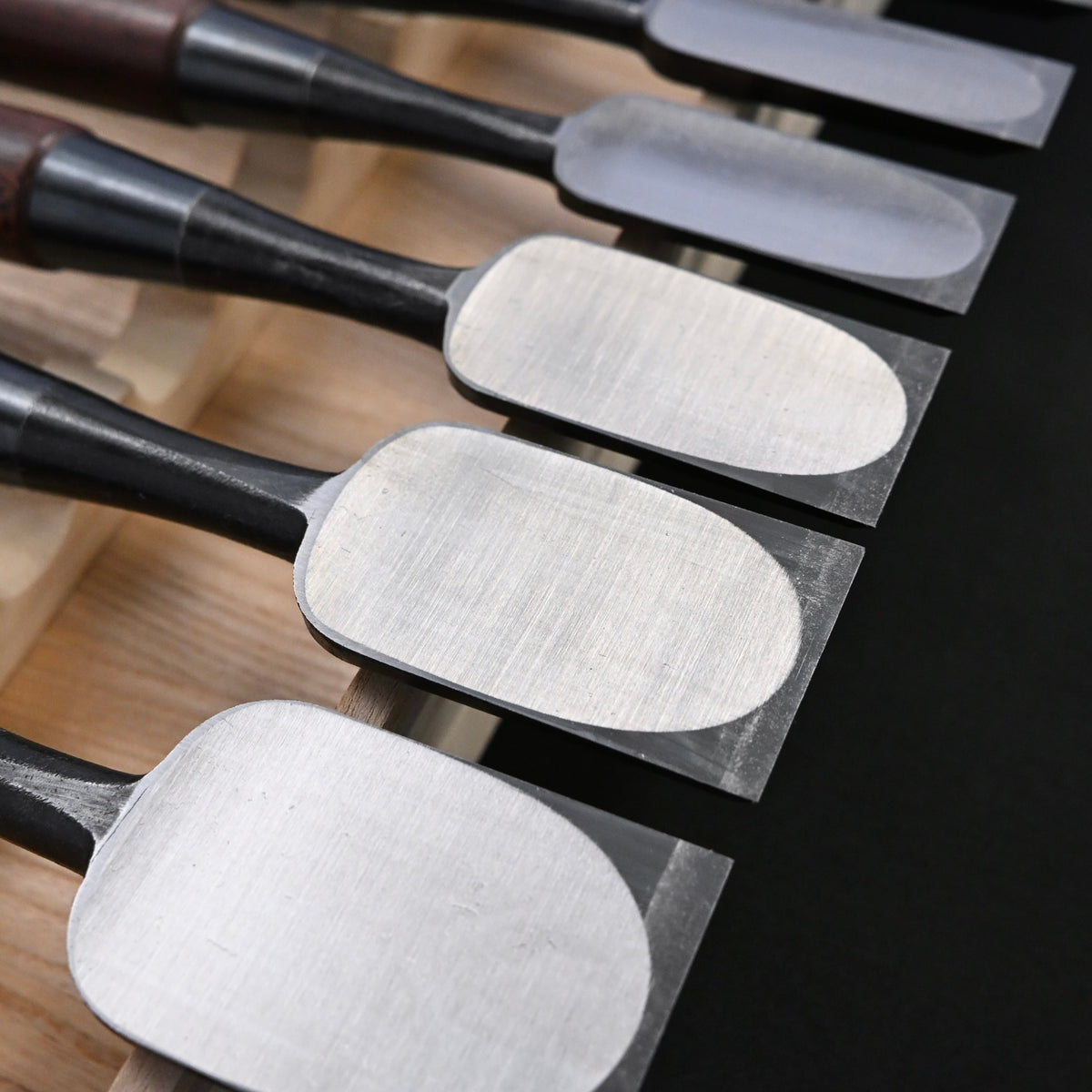 宗家大内 追入組鑿 鉄刀木柄 桐箱付    Ouchi Bench chisels set Bombay Blackwood Handle by Ouchi 4th generation #1