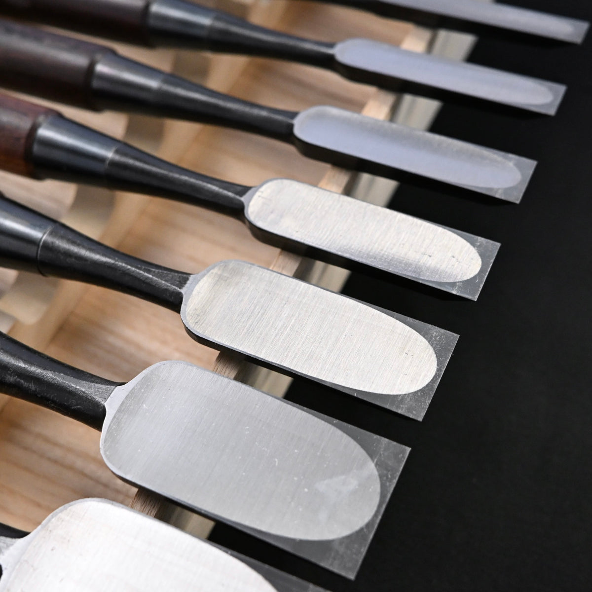 宗家大内 追入組鑿 鉄刀木柄 桐箱付    Ouchi Bench chisels set Bombay Blackwood Handle by Ouchi 4th generation #1
