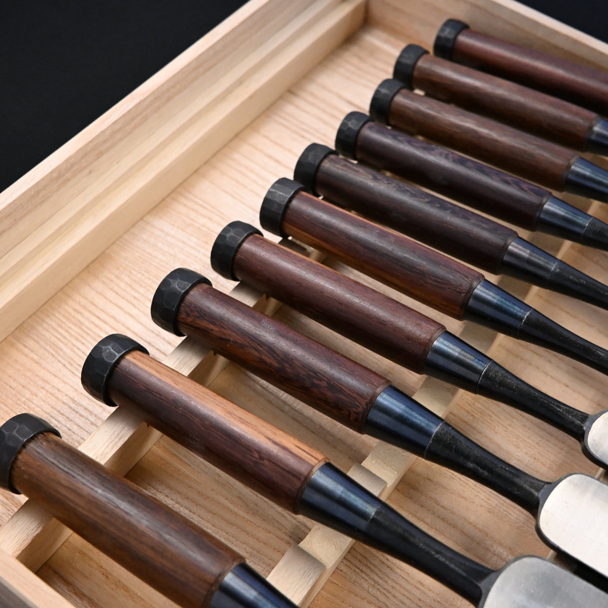 宗家大内 追入組鑿 鉄刀木柄 桐箱付    Ouchi Bench chisels set Bombay Blackwood Handle by Ouchi 4th generation #1