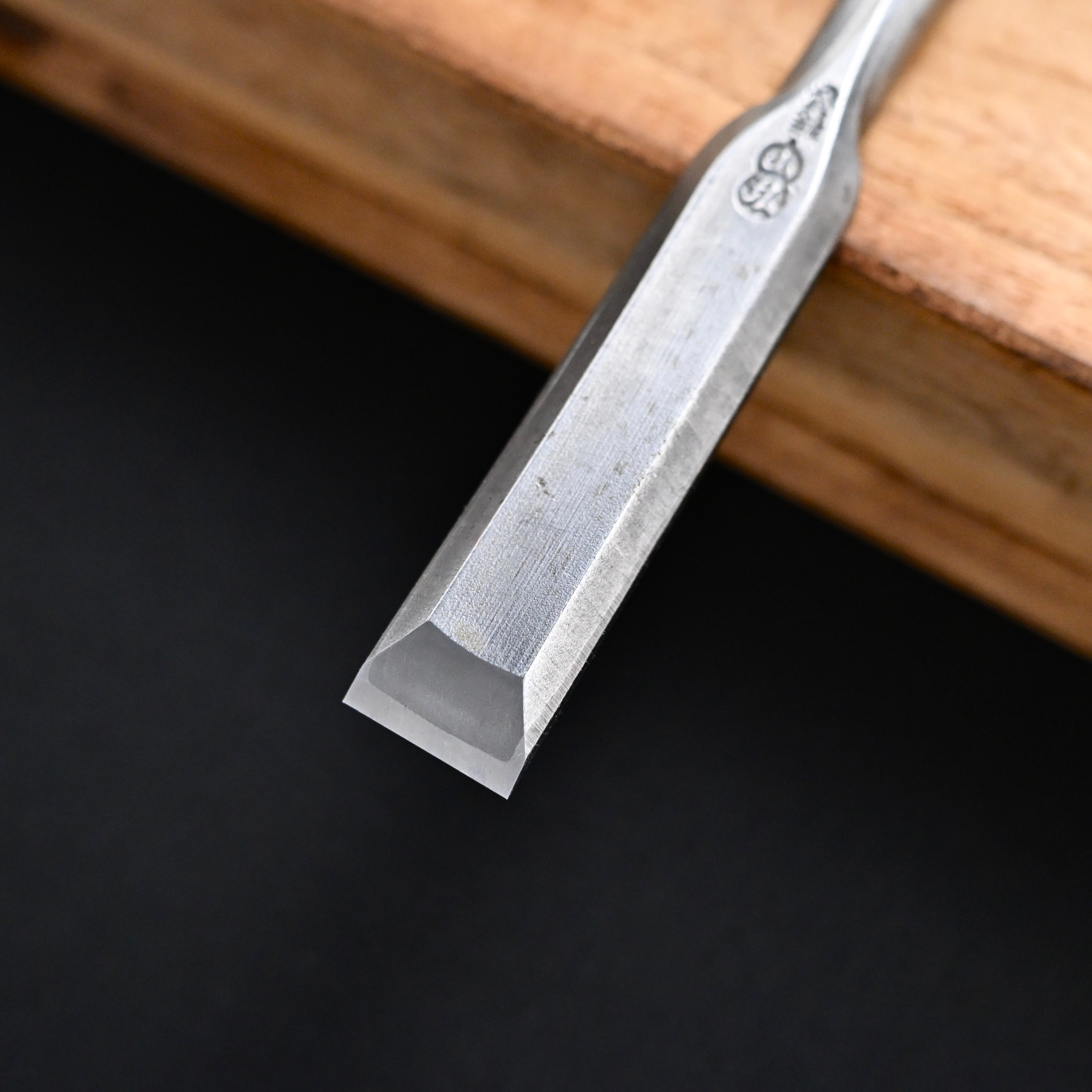 M-6 中古 岡山猛作 山弘 追入鑿 柘植柄 15mm   Used Yamahiro Bench chisels by Okayama Takeshi
