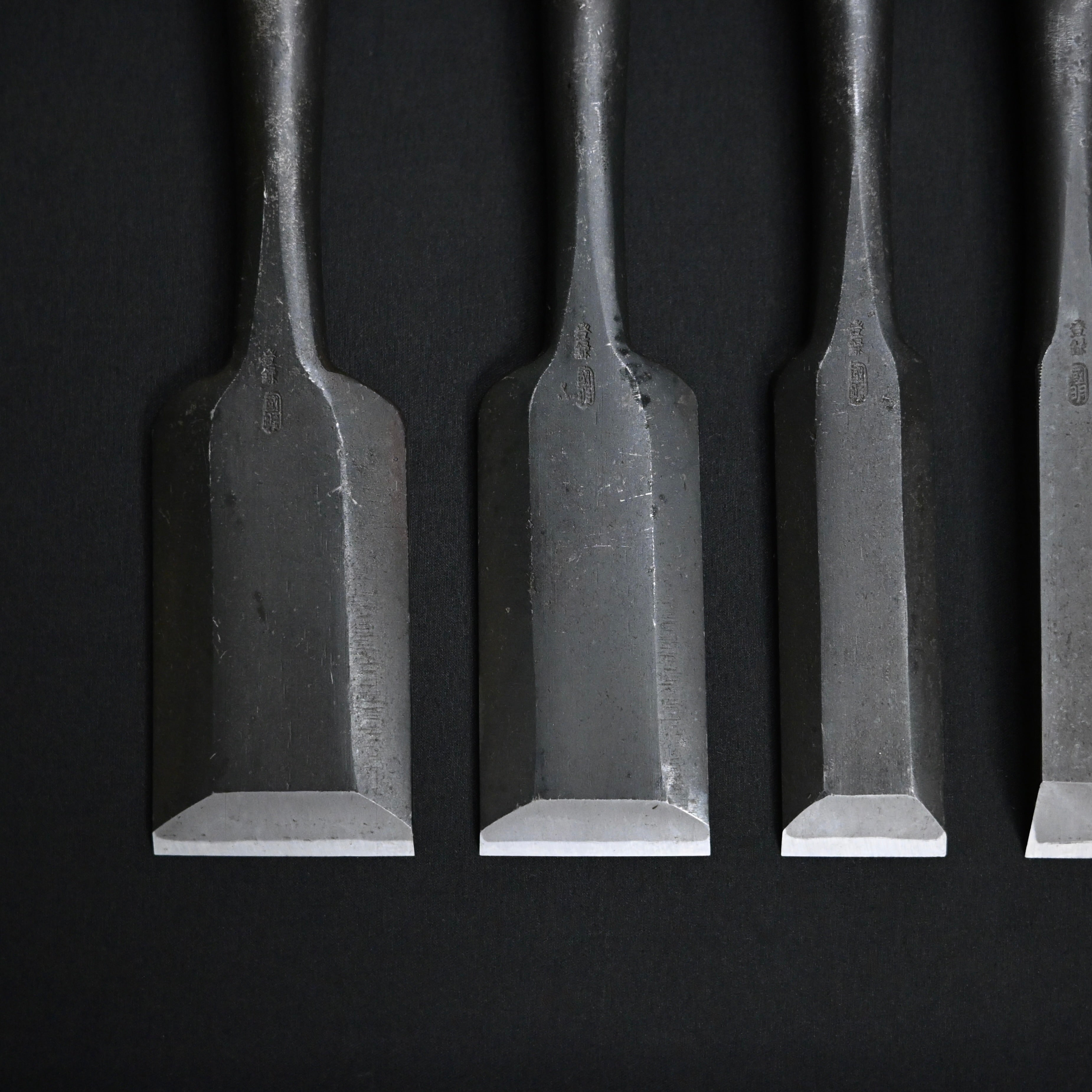 国明 厚鑿 打桂 赤樫柄   Kuniaki  Thick Timber Chisels with White Steel