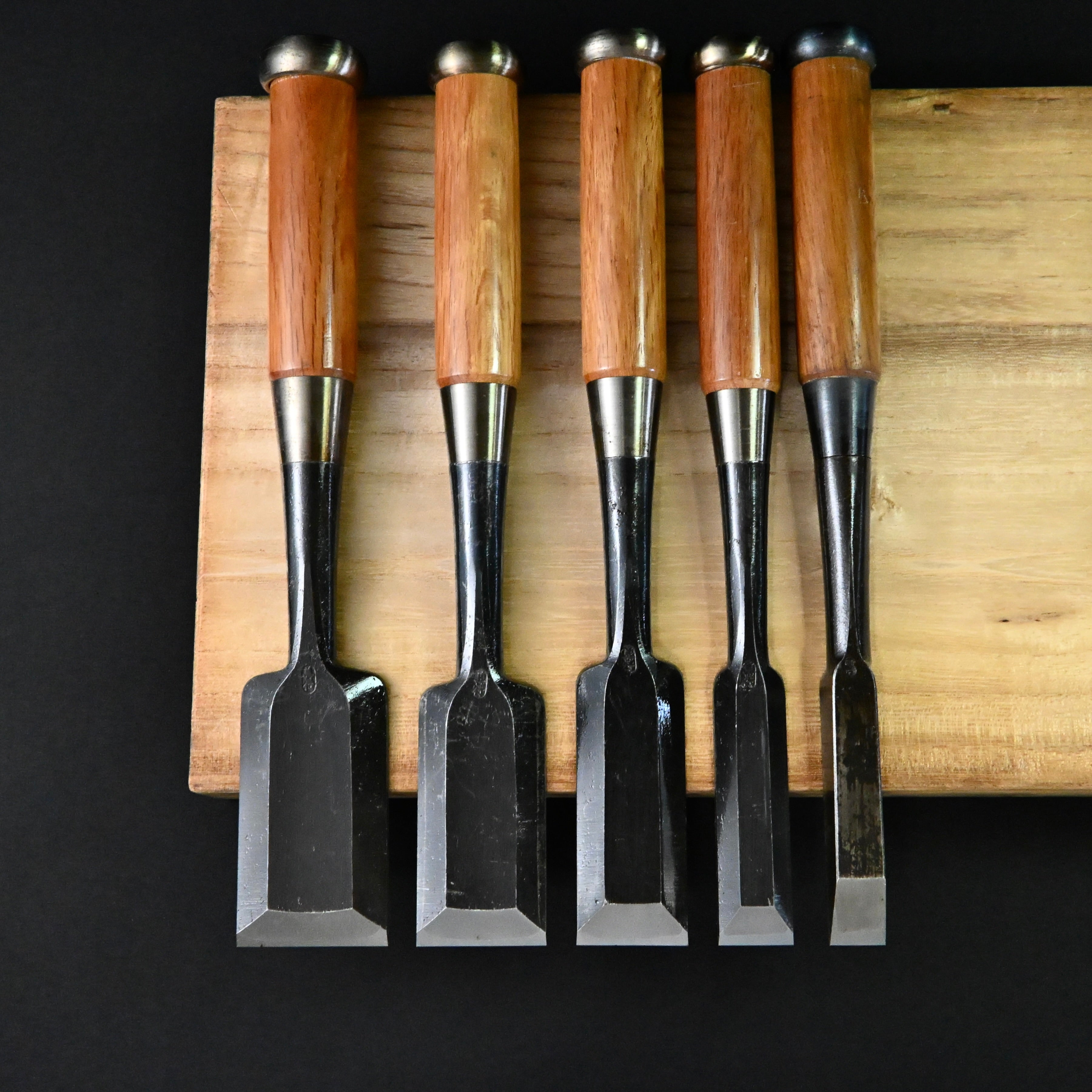 #M195 Mixed Timber chisels set by unknown  バラ鑿合わせ 叩き組鑿 5本組 作者不明