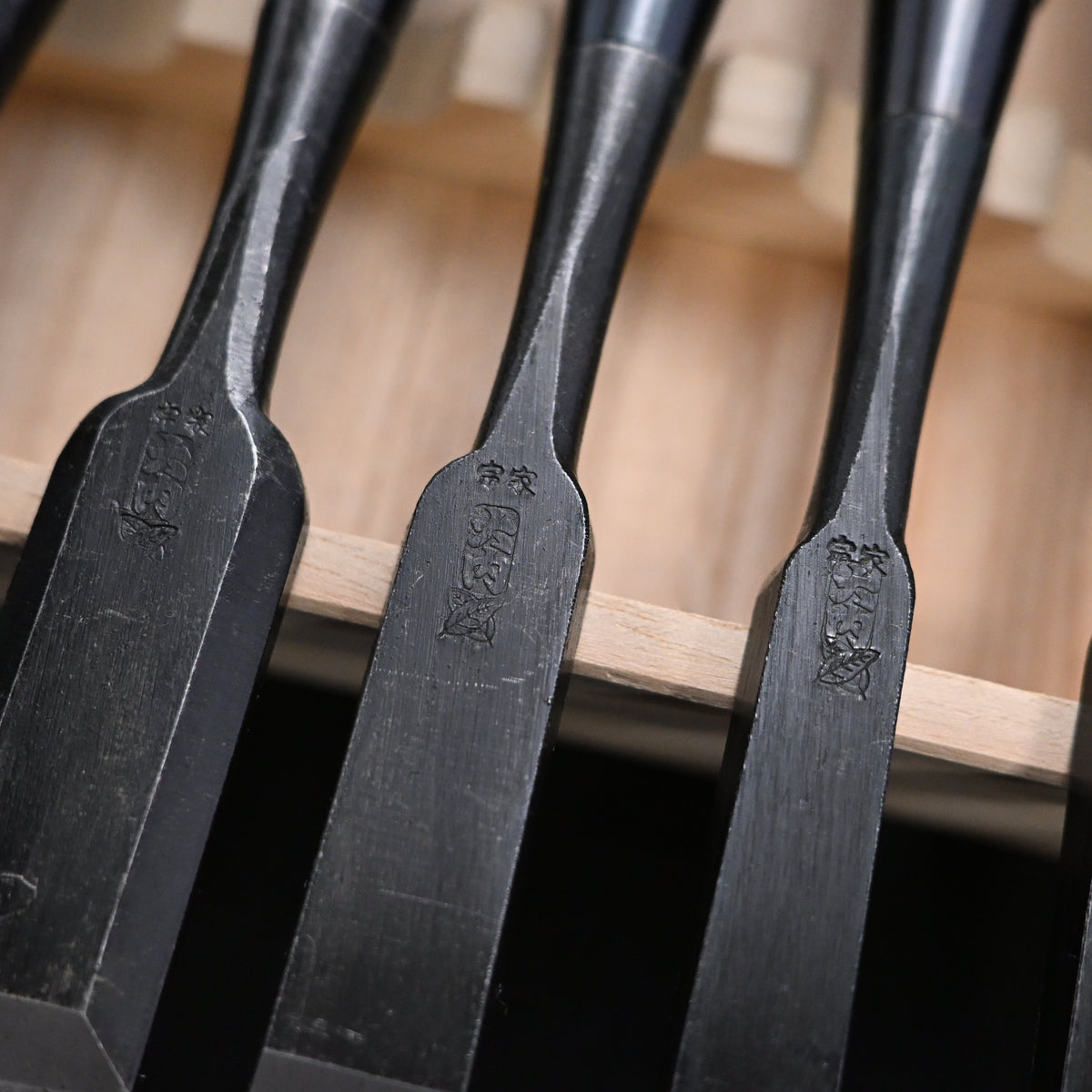 宗家大内 追入組鑿 黒檀柄 桐箱付 四代目大内俊明作   Ouchi Bench chisels set Ebony Handle by Ouchi 4th generation