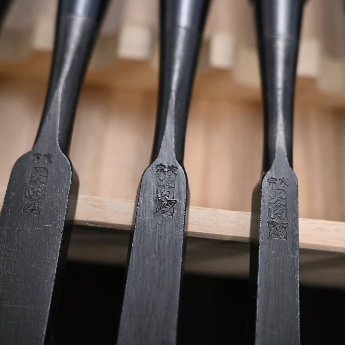 宗家大内 追入組鑿 黒檀柄 桐箱付 四代目大内俊明作   Ouchi Bench chisels set Ebony Handle by Ouchi 4th generation