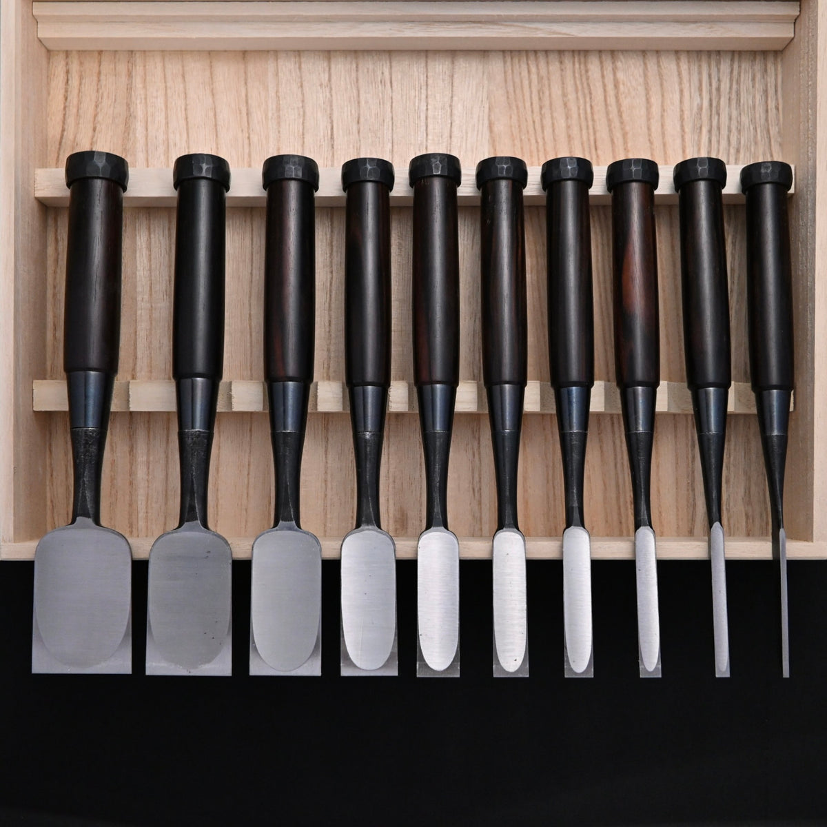 宗家大内 追入組鑿 黒檀柄 桐箱付 四代目大内俊明作   Ouchi Bench chisels set Ebony Handle by Ouchi 4th generation