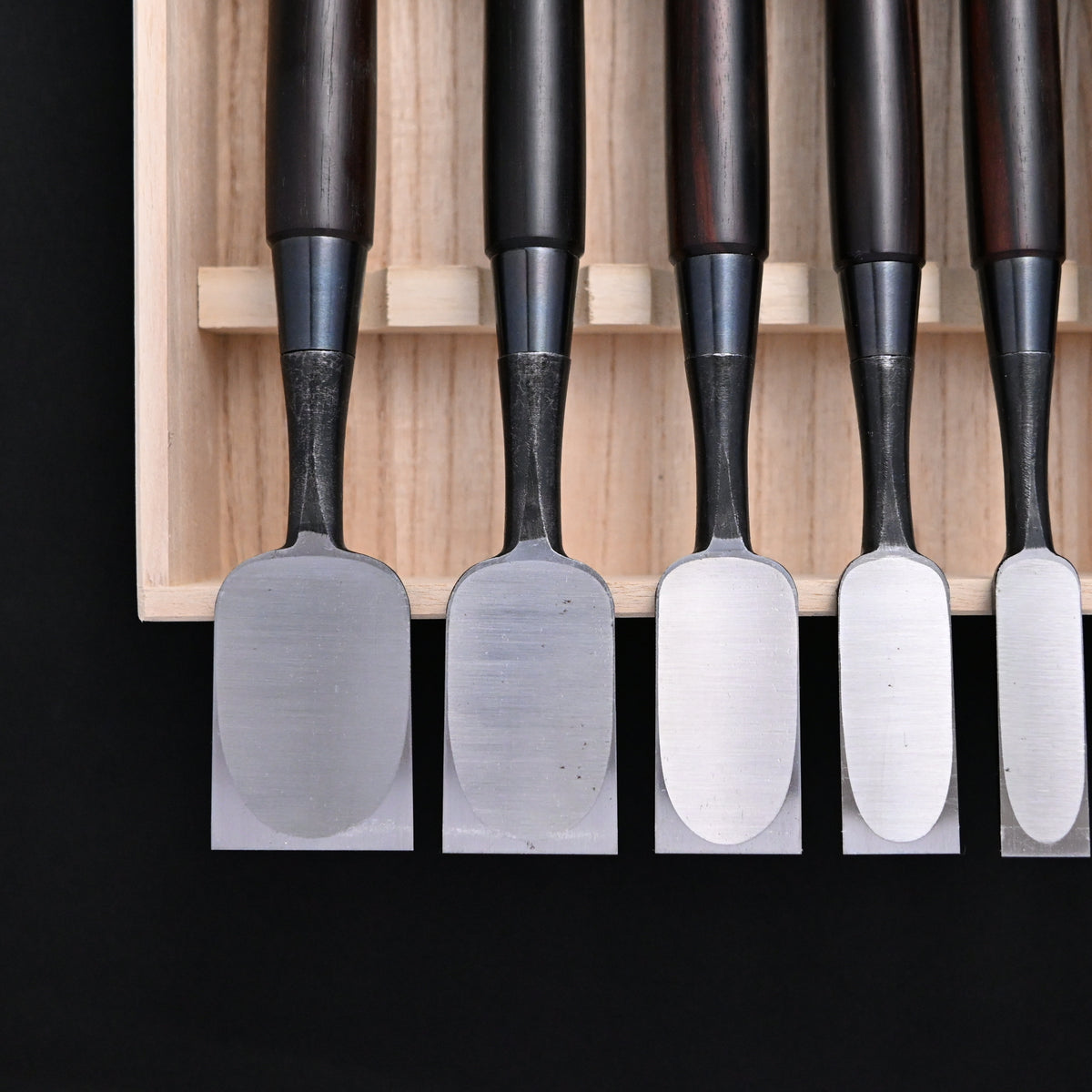 宗家大内 追入組鑿 黒檀柄 桐箱付 四代目大内俊明作   Ouchi Bench chisels set Ebony Handle by Ouchi 4th generation