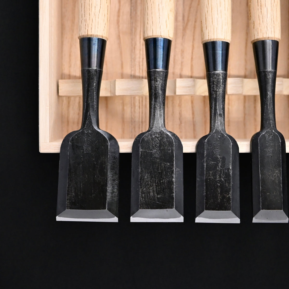 Ouchi Bench chisels set by Ouchi 4th generation white Oak Handle  宗家大内 追入組鑿 芯持白樫柄 桐箱付 四代目大内俊明作