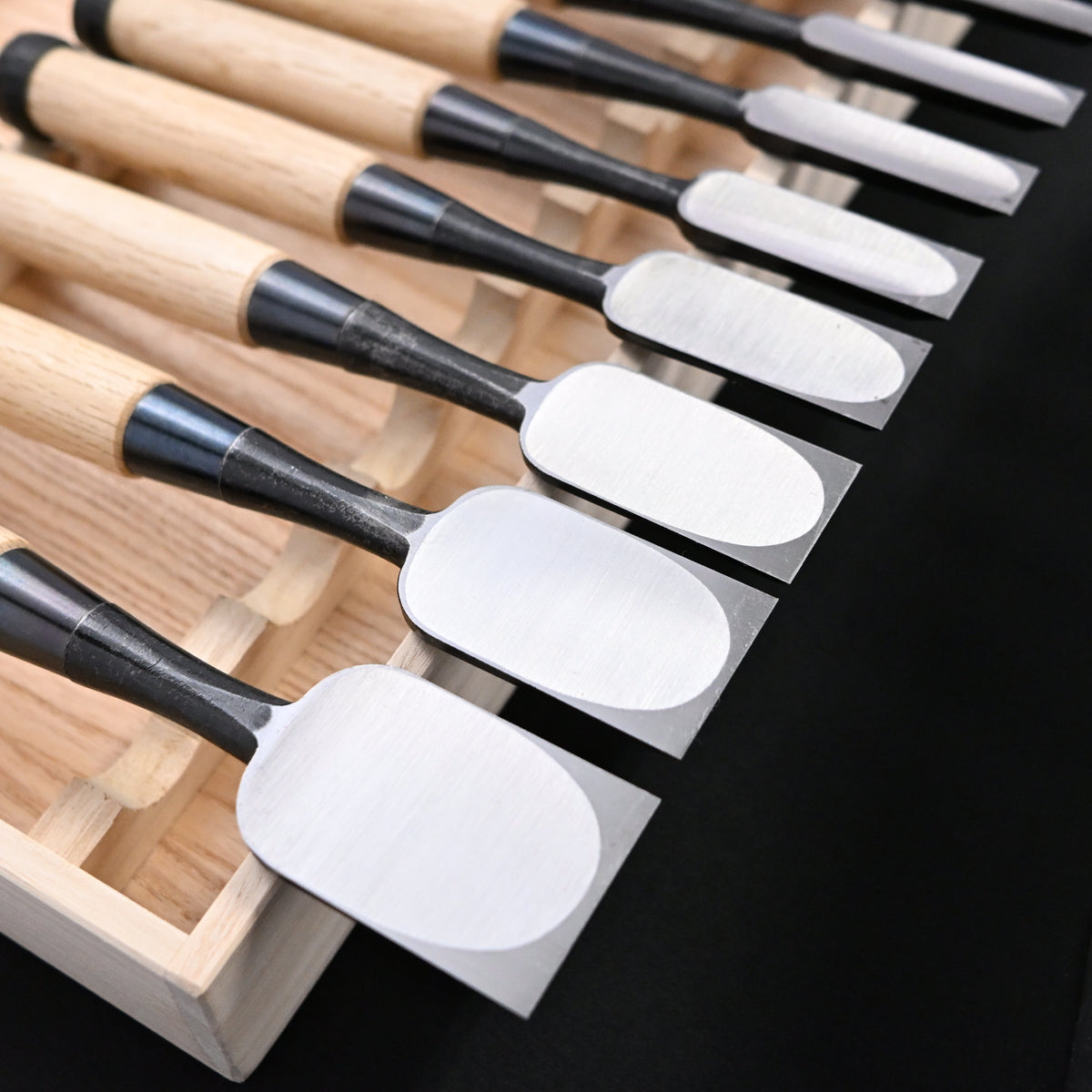 Ouchi Bench chisels set by Ouchi 4th generation white Oak Handle  宗家大内 追入組鑿 芯持白樫柄 桐箱付 四代目大内俊明作