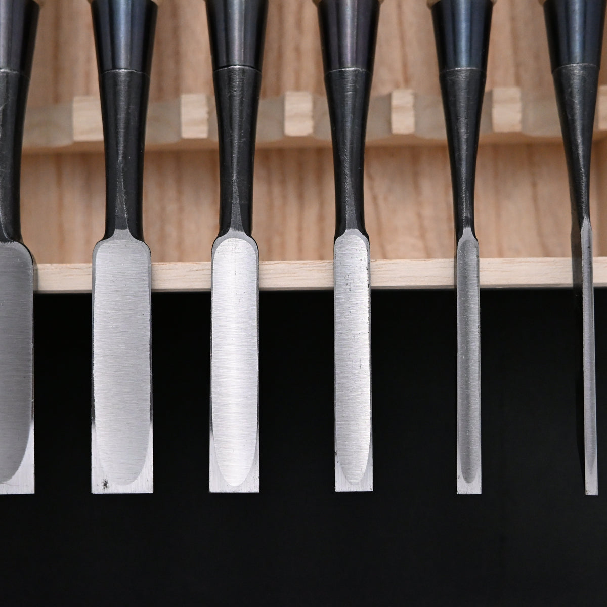 Ouchi Bench chisels set by Ouchi 4th generation white Oak Handle  宗家大内 追入組鑿 芯持白樫柄 桐箱付 四代目大内俊明作