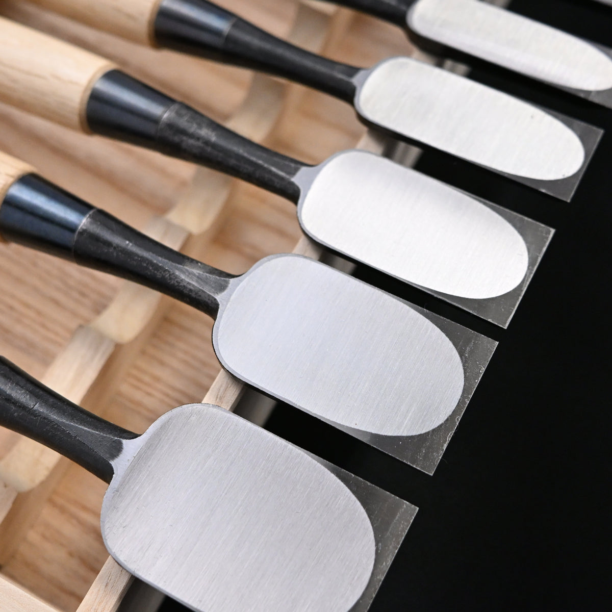 Ouchi Bench chisels set by Ouchi 4th generation white Oak Handle  宗家大内 追入組鑿 芯持白樫柄 桐箱付 四代目大内俊明作