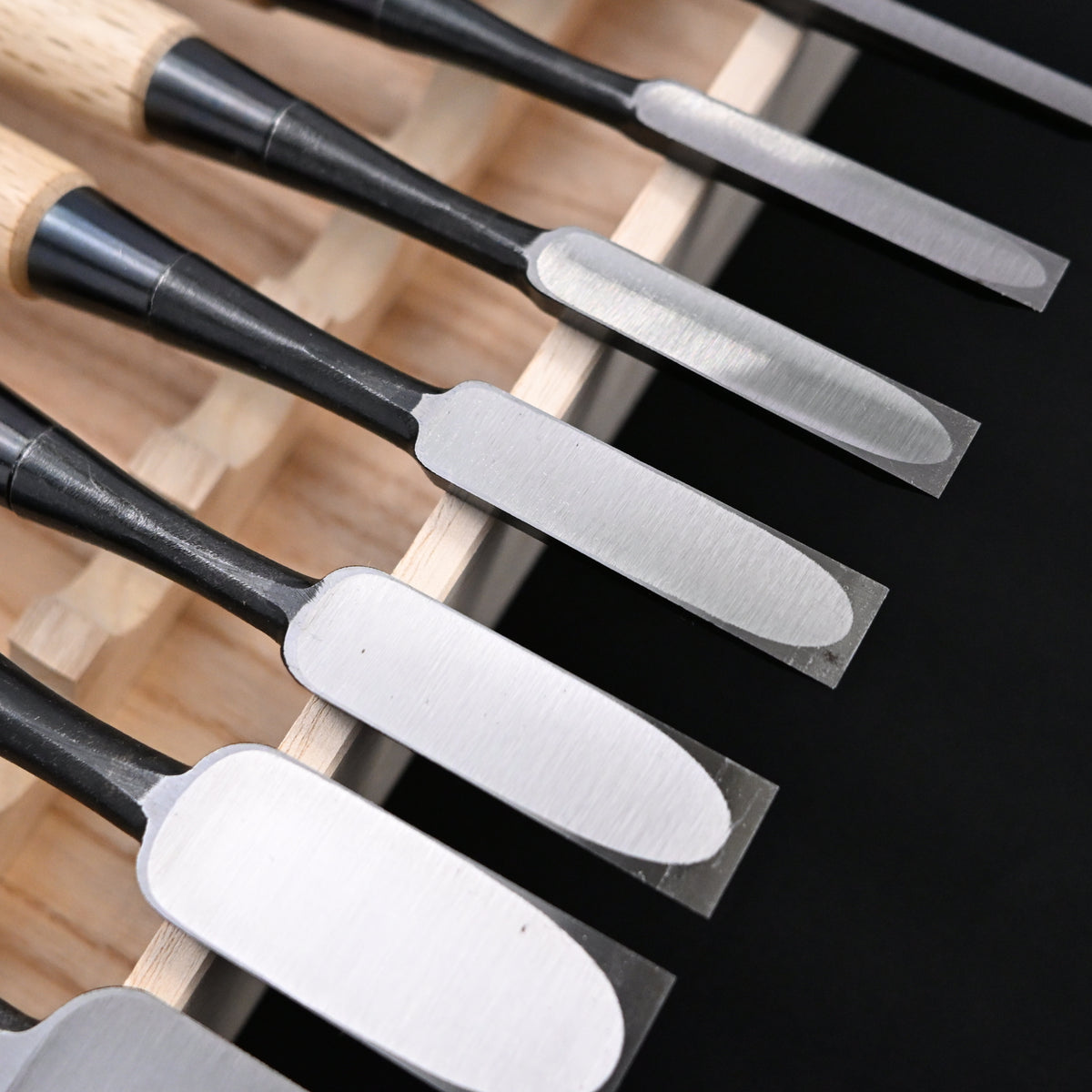 Ouchi Bench chisels set by Ouchi 4th generation white Oak Handle  宗家大内 追入組鑿 芯持白樫柄 桐箱付 四代目大内俊明作
