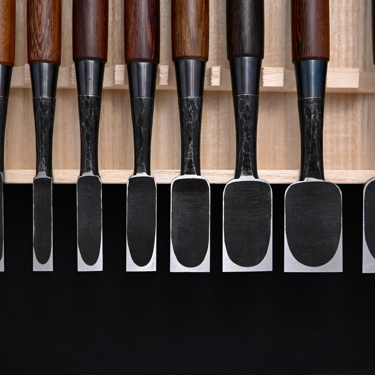 Takashiba Homare Bench Chisels Set (Oirenomi) with Wooden Box 高芝誉 追入組鑿 槌目青紙鋼 タガヤサン 桐箱付