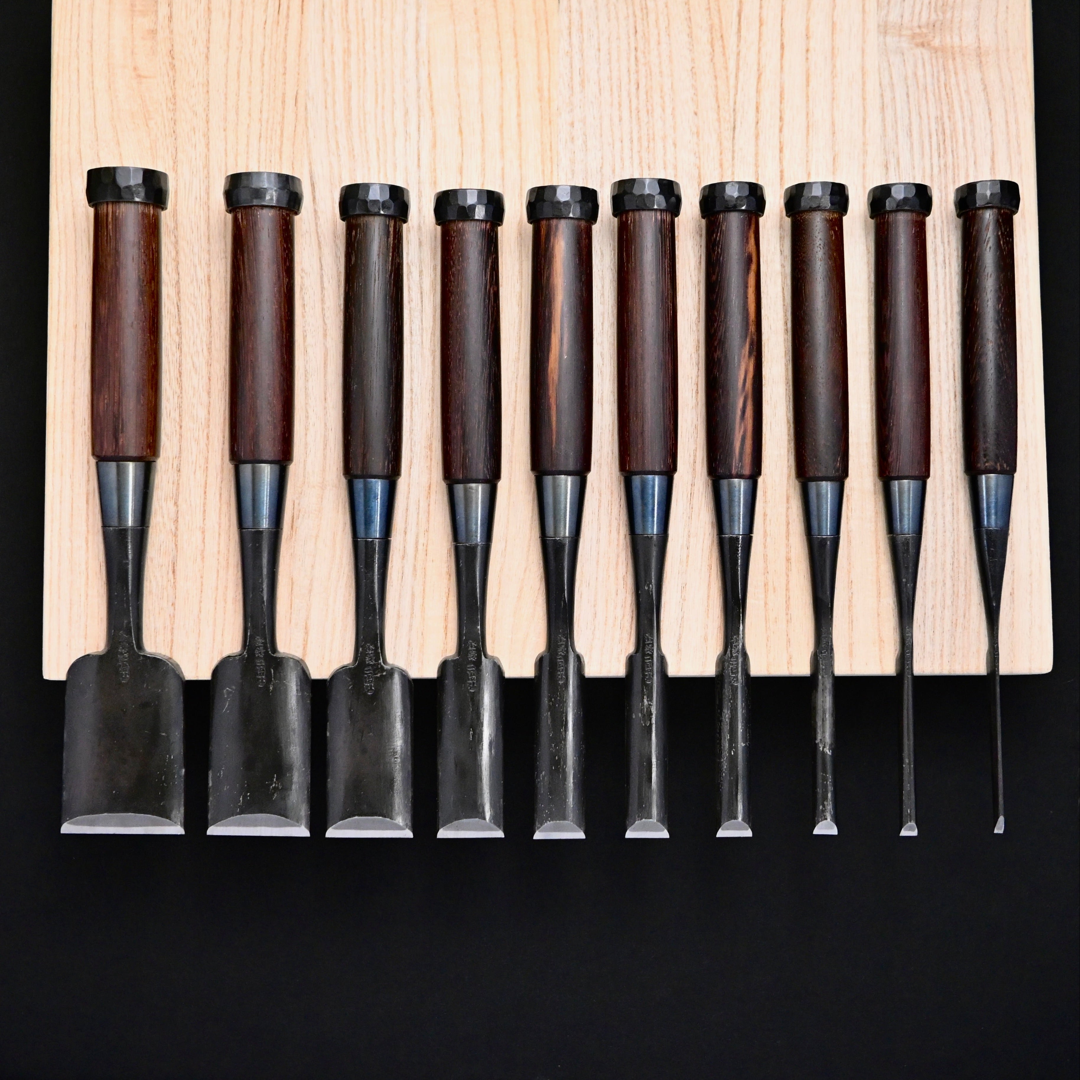 今井忠太郎作 二治弘 甲丸追入組鑿  鉄刀木柄   Nijihiro Komaru Type Bench chisels set Siamese cassia Handles by Chuutarou Imai