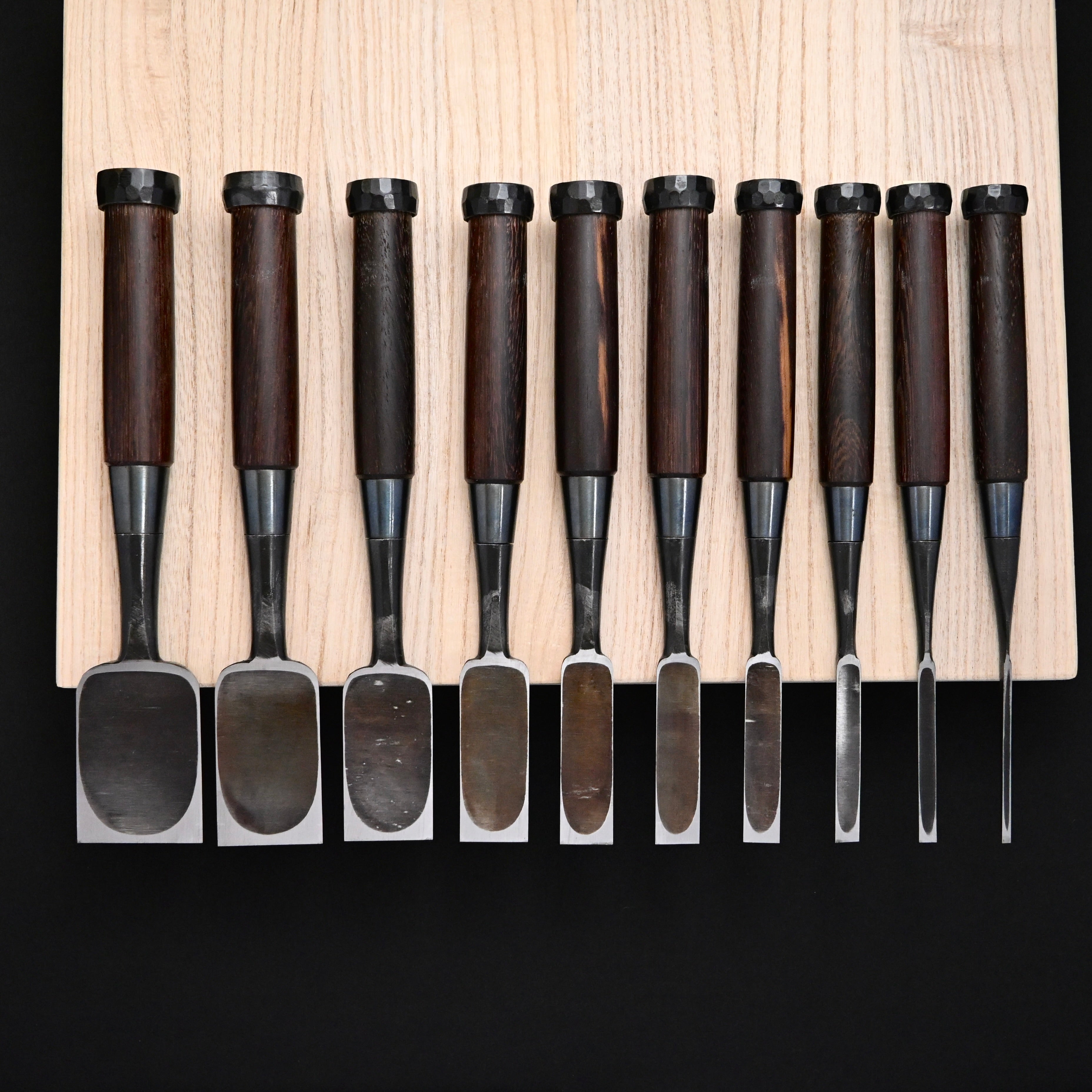 今井忠太郎作 二治弘 甲丸追入組鑿  鉄刀木柄   Nijihiro Komaru Type Bench chisels set Siamese cassia Handles by Chuutarou Imai