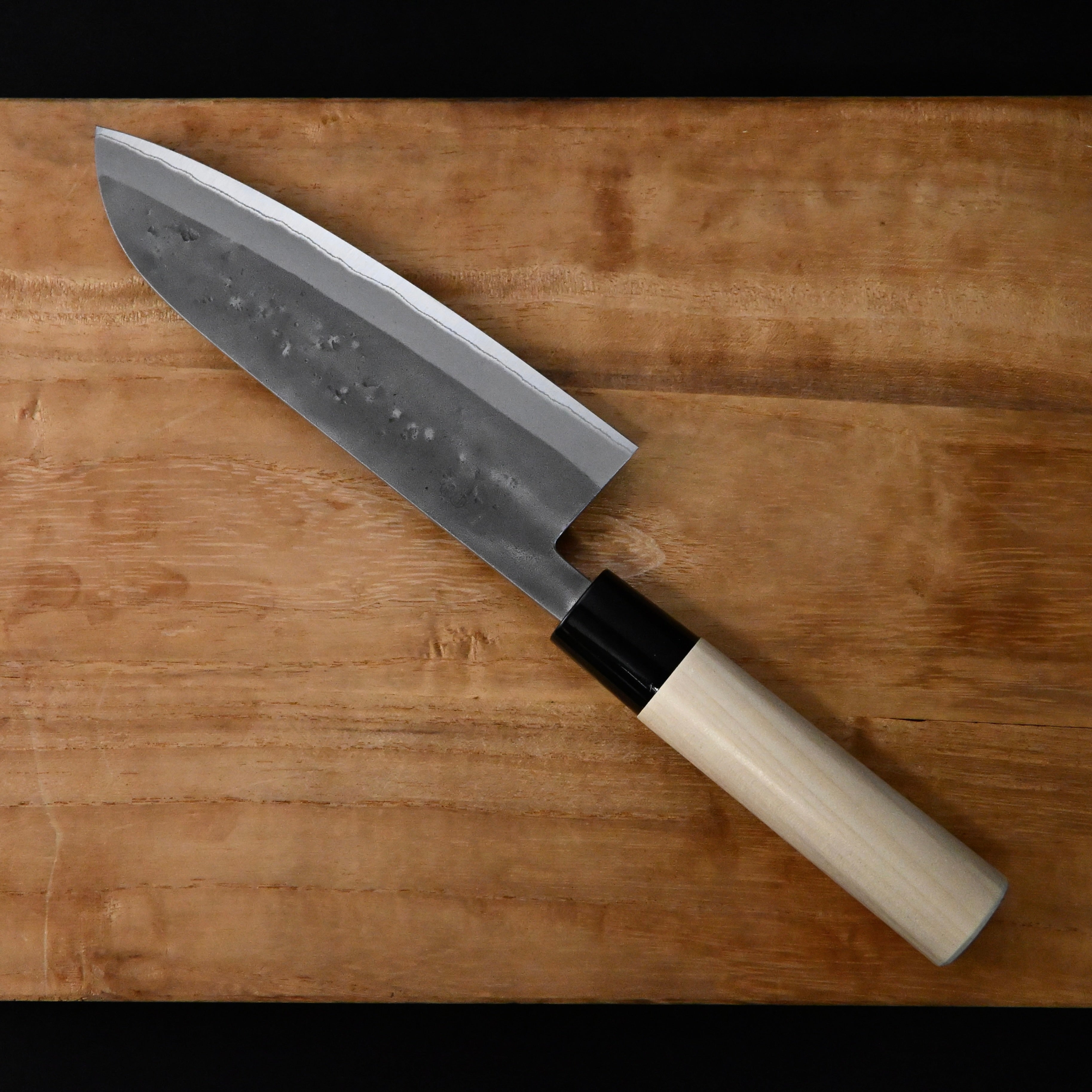 Muneyoshi Santoku Bocho with blue steel        宗吉 三徳包丁 青紙付 165mm