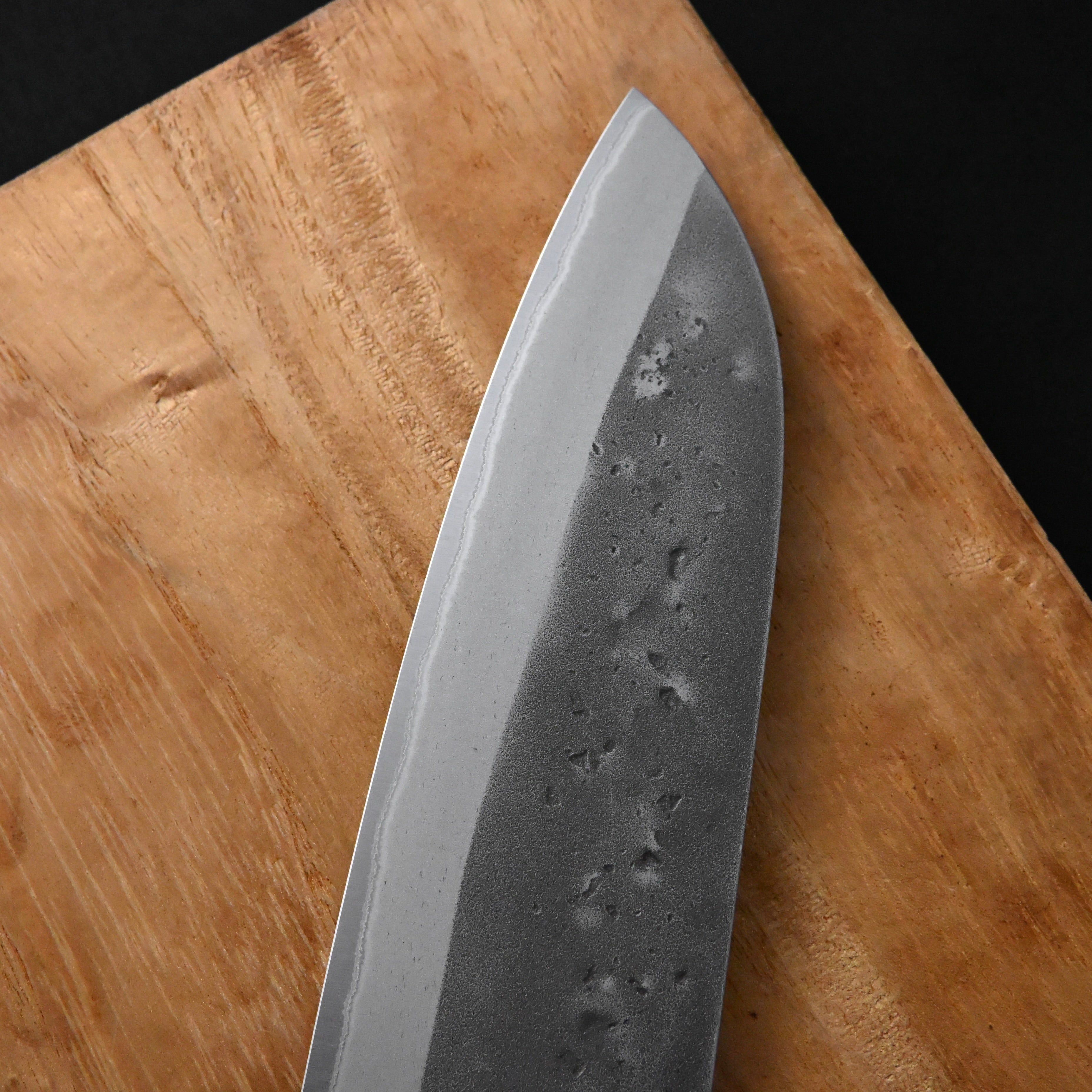 Muneyoshi Santoku Bocho with blue steel        宗吉 三徳包丁 青紙付 165mm