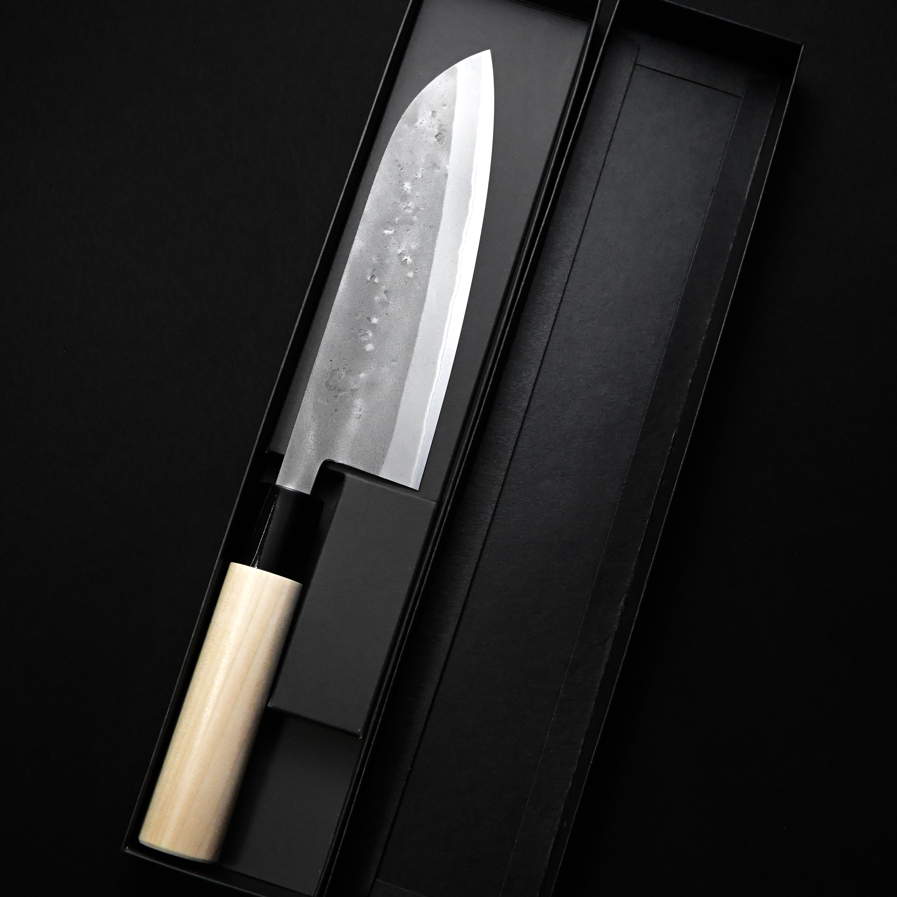 Muneyoshi Santoku Bocho with blue steel        宗吉 三徳包丁 青紙付 165mm