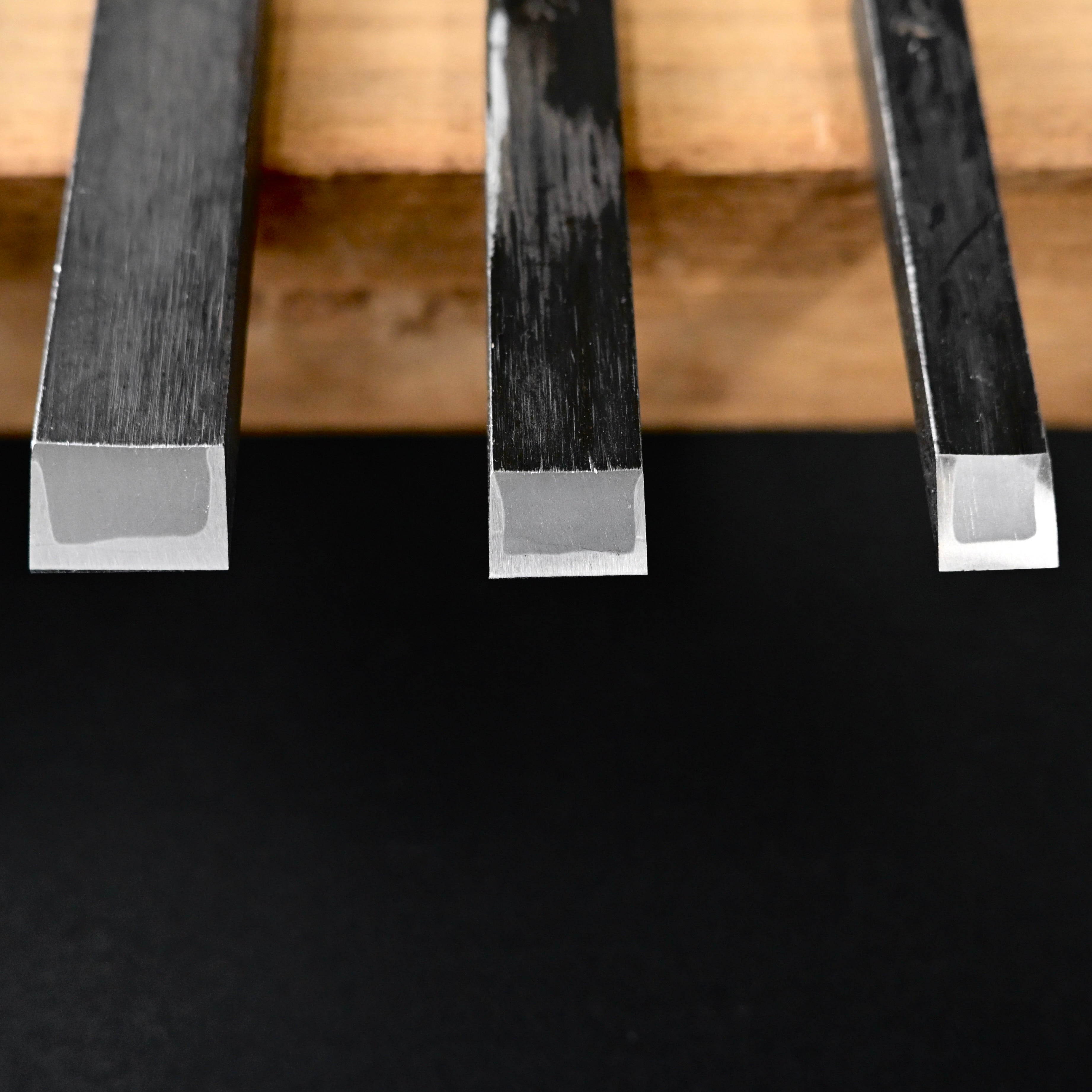 磯野信夫作 狐 追入鑿   Old stock Kitsune Bench chisels with white steel by Isono Nobuo