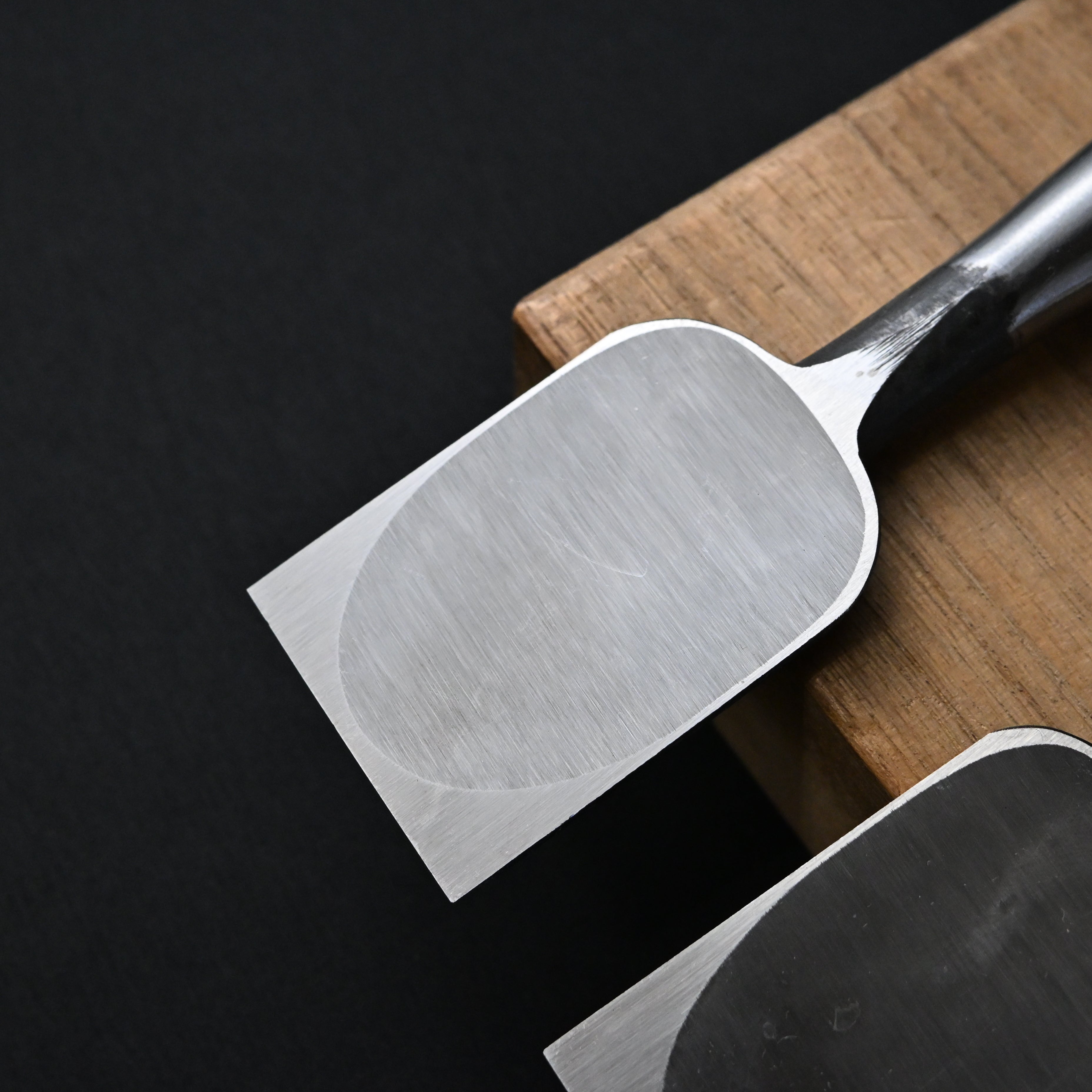 磯野信夫作 狐 追入鑿   Old stock Kitsune Bench chisels with white steel by Isono Nobuo