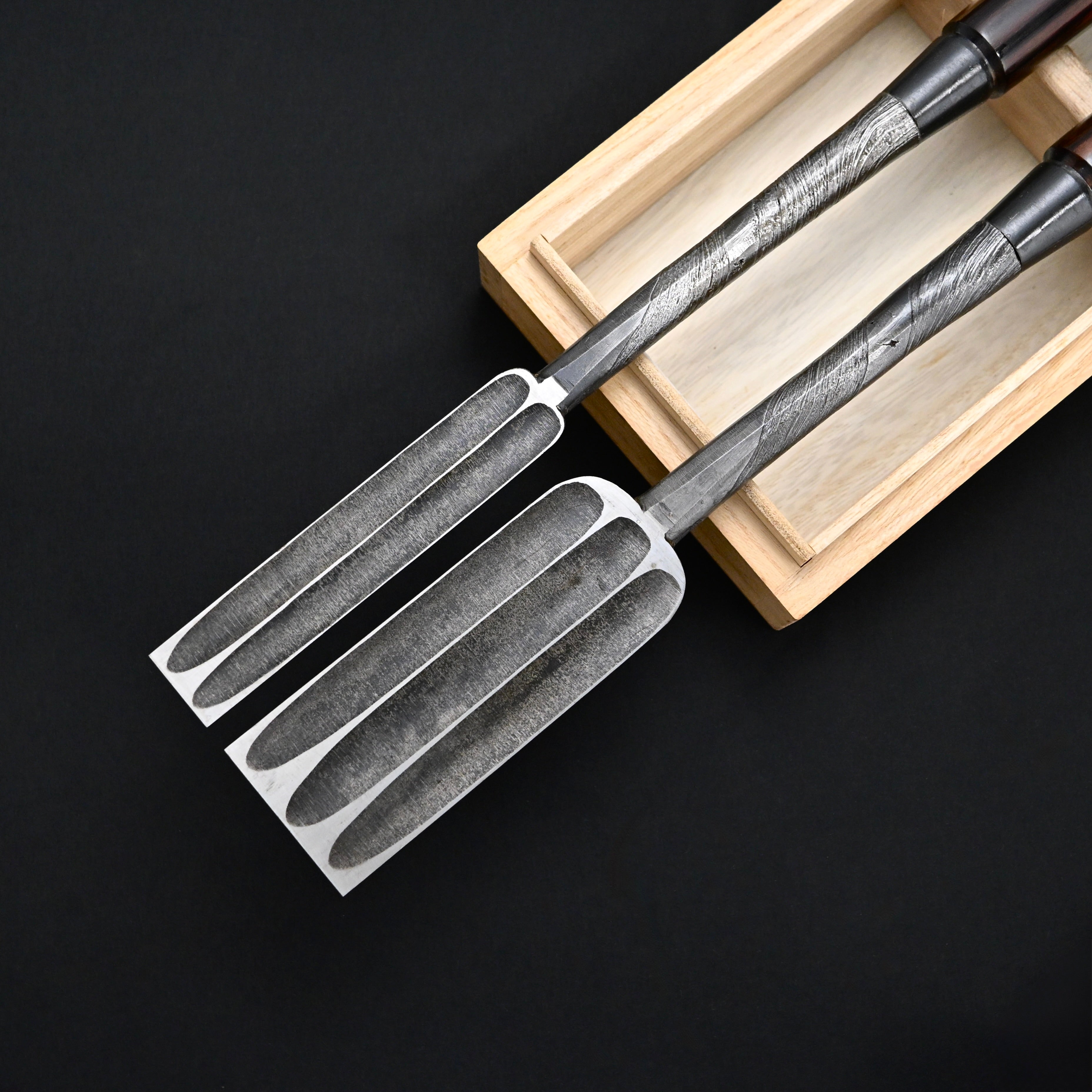 掘出し物  錦清水 木目打捻り 本突き組鑿  48,24mm    Rare Stock Nishiki Kiyomi Mokume Slick Chisels set