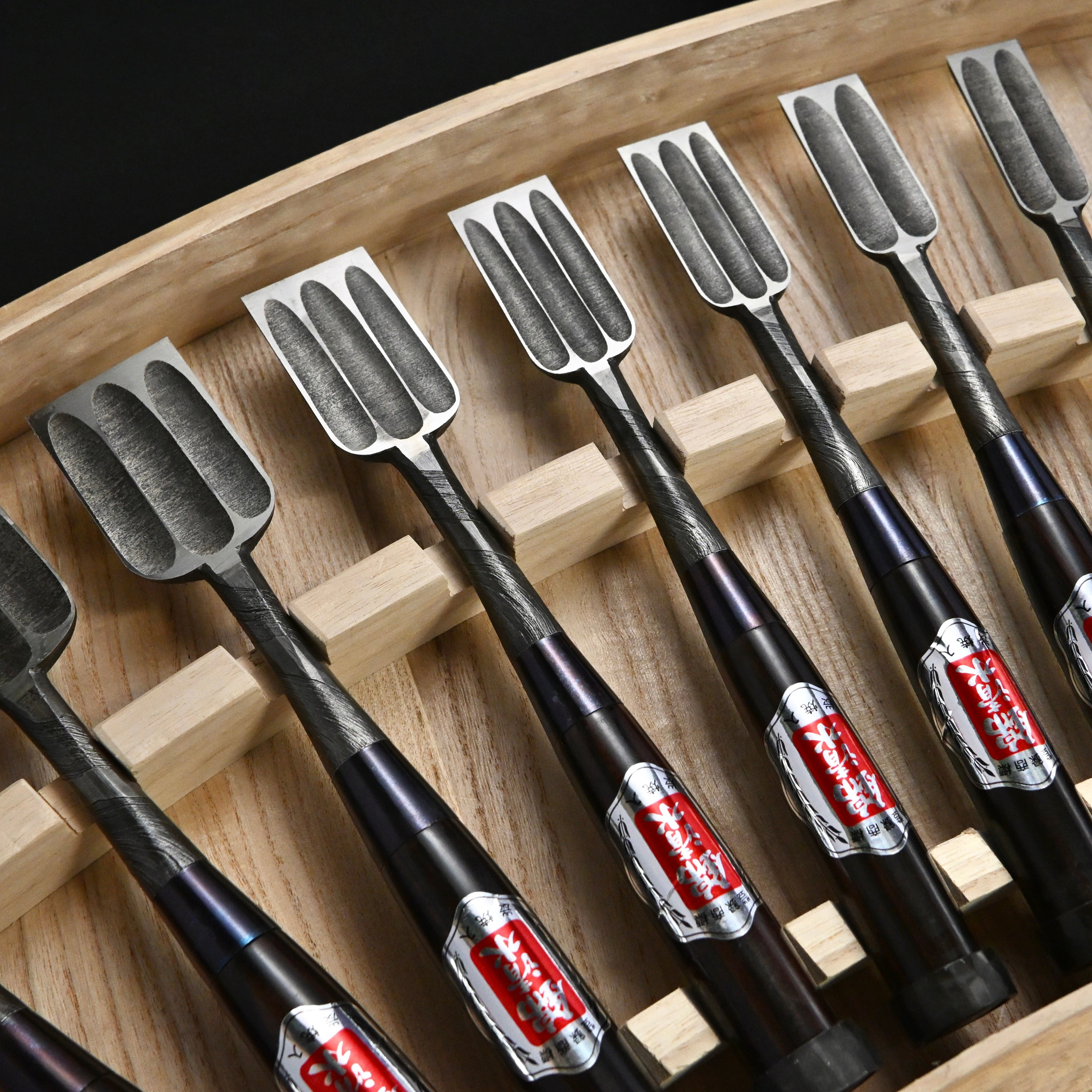 錦清水 木目打捻り 追入組鑿 15本組   Rare stock Nishiki Kiyomi Mokume Bench Chisels 15pc set