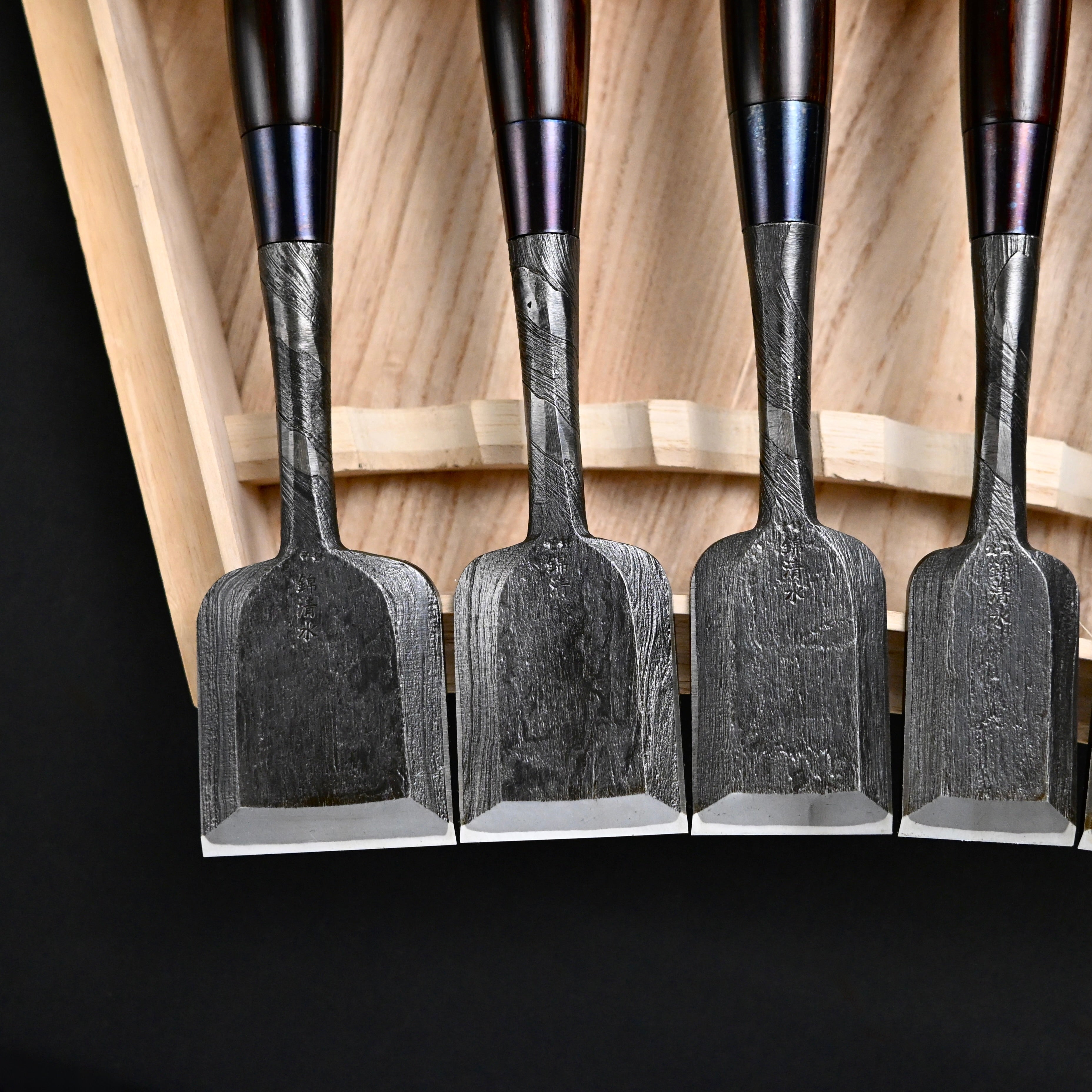 錦清水 木目打捻り 追入組鑿 15本組   Rare stock Nishiki Kiyomi Mokume Bench Chisels 15pc set