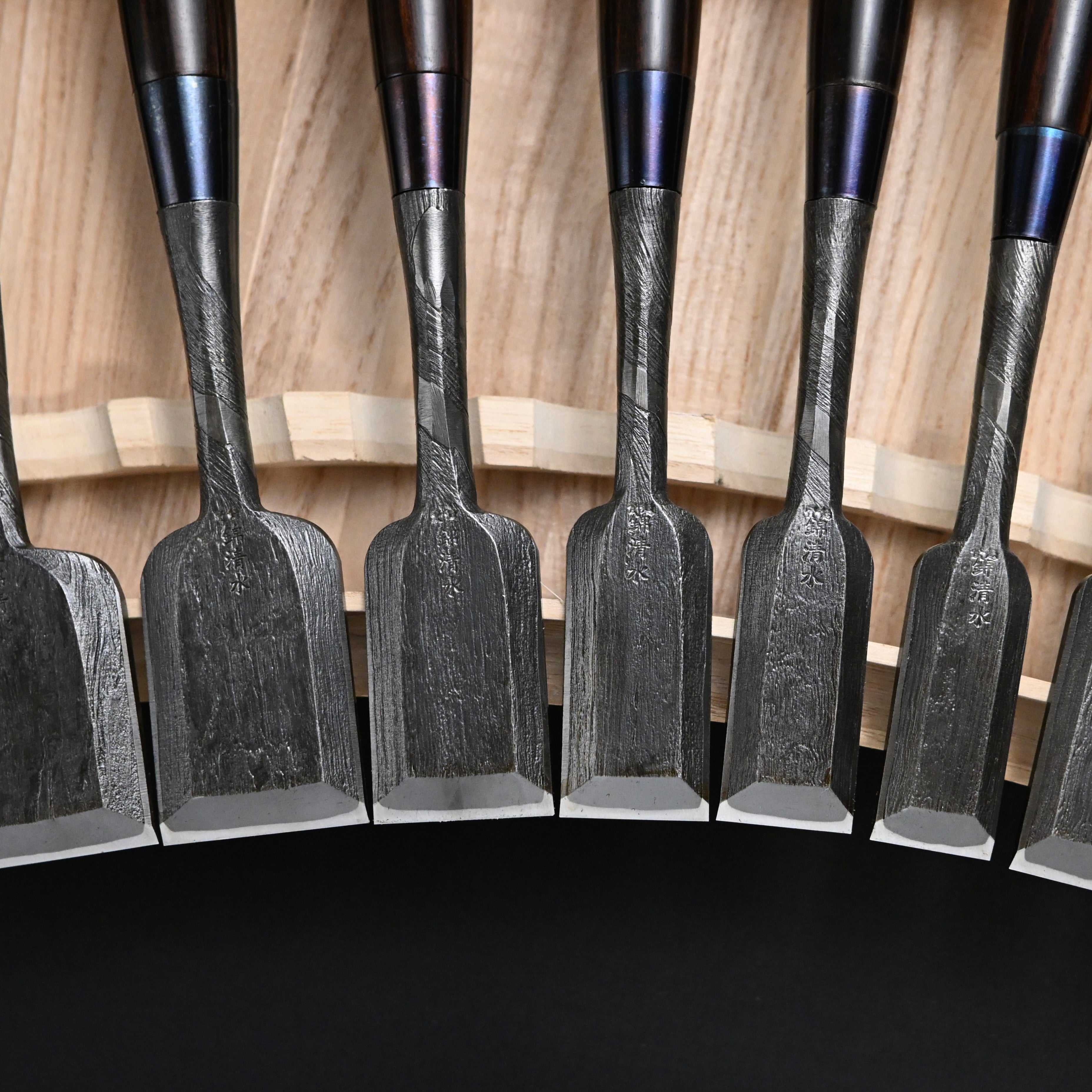 錦清水 木目打捻り 追入組鑿 15本組   Rare stock Nishiki Kiyomi Mokume Bench Chisels 15pc set