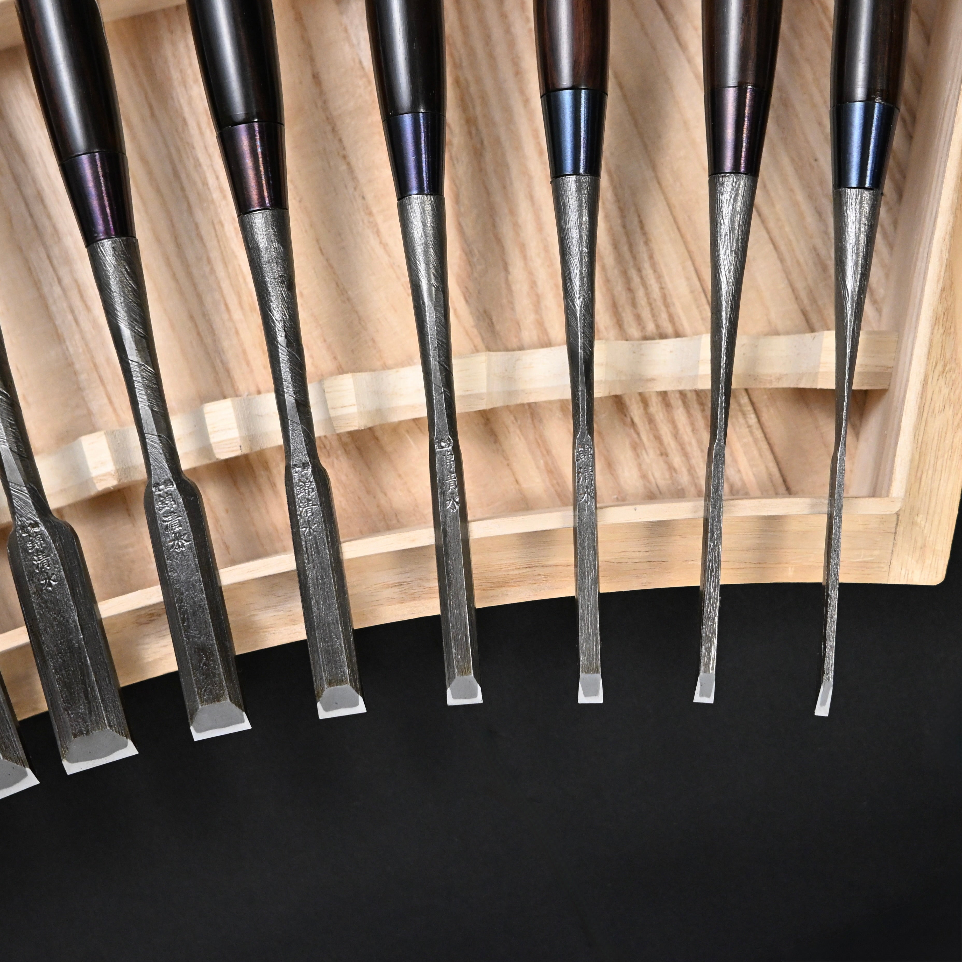 錦清水 木目打捻り 追入組鑿 15本組   Rare stock Nishiki Kiyomi Mokume Bench Chisels 15pc set