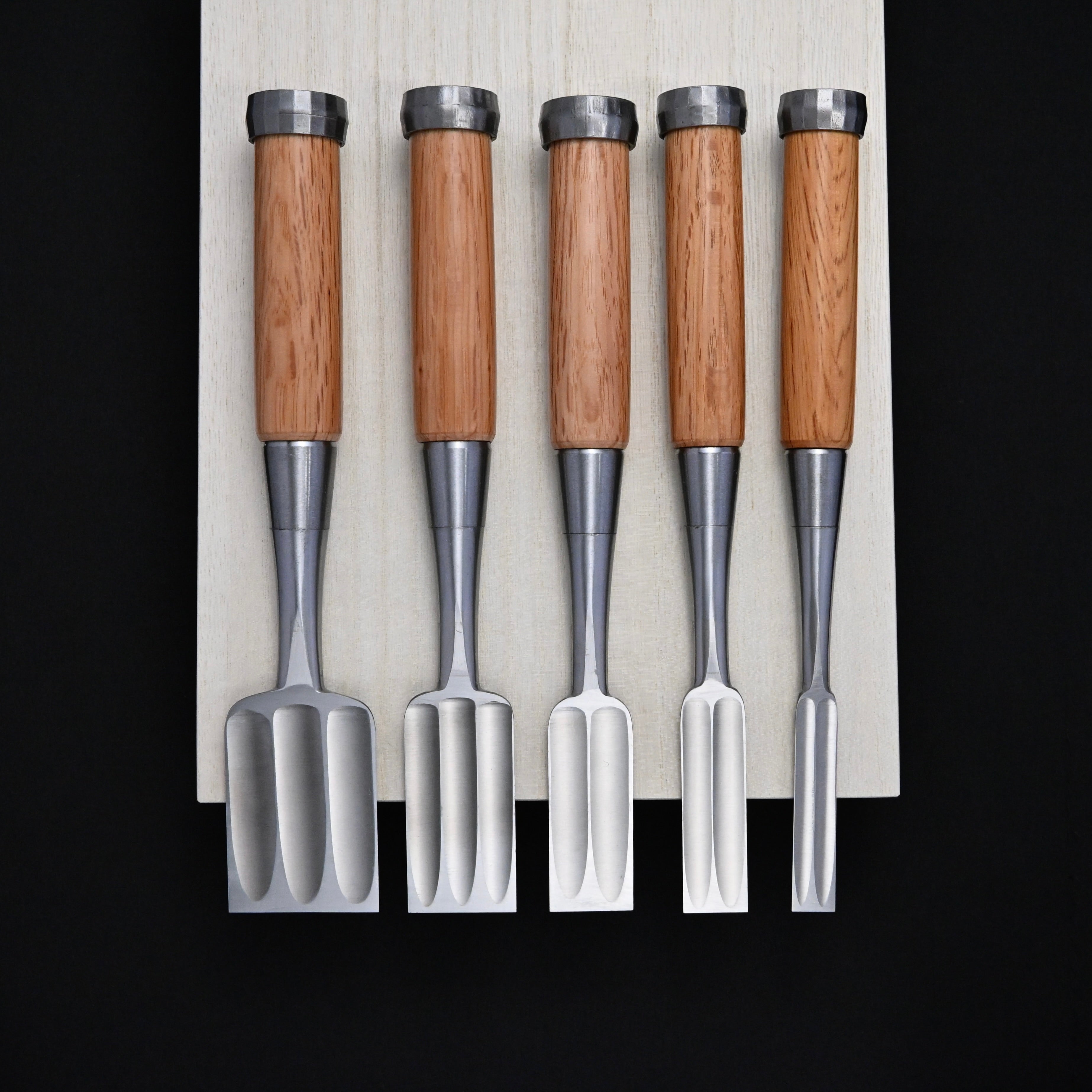 助丸ハイス 三ツ裏 追入組鑿  5本組 桐箱付     Sukemaru High-Speed Steel Bench chisels Triple Ura  5pc set