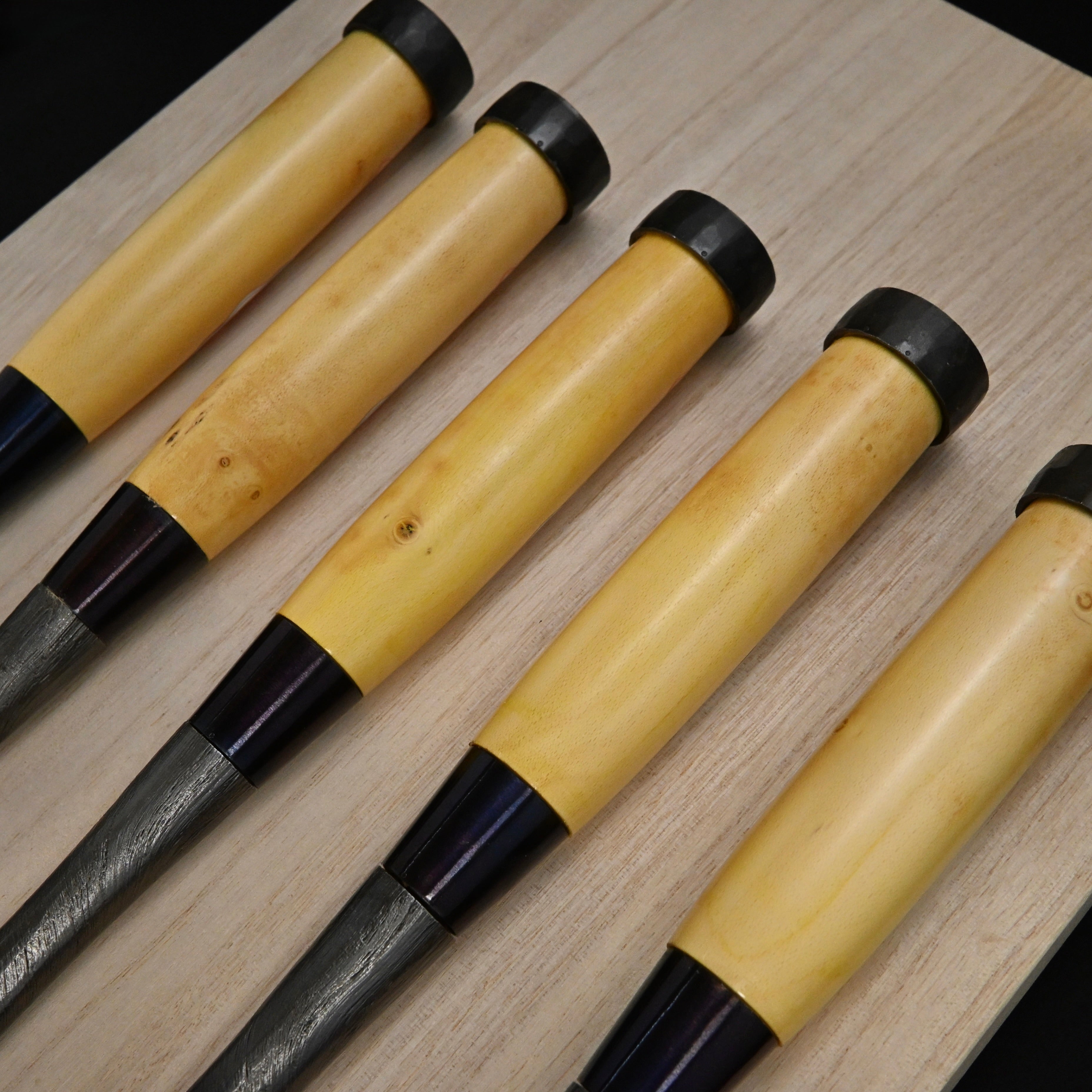 #11掘出し物  錦清水 叩き鑿5本組 グミ柄     Rare Stock Nishiki Kiyomi Timber Chisels Set 5pc with Gumi Handle