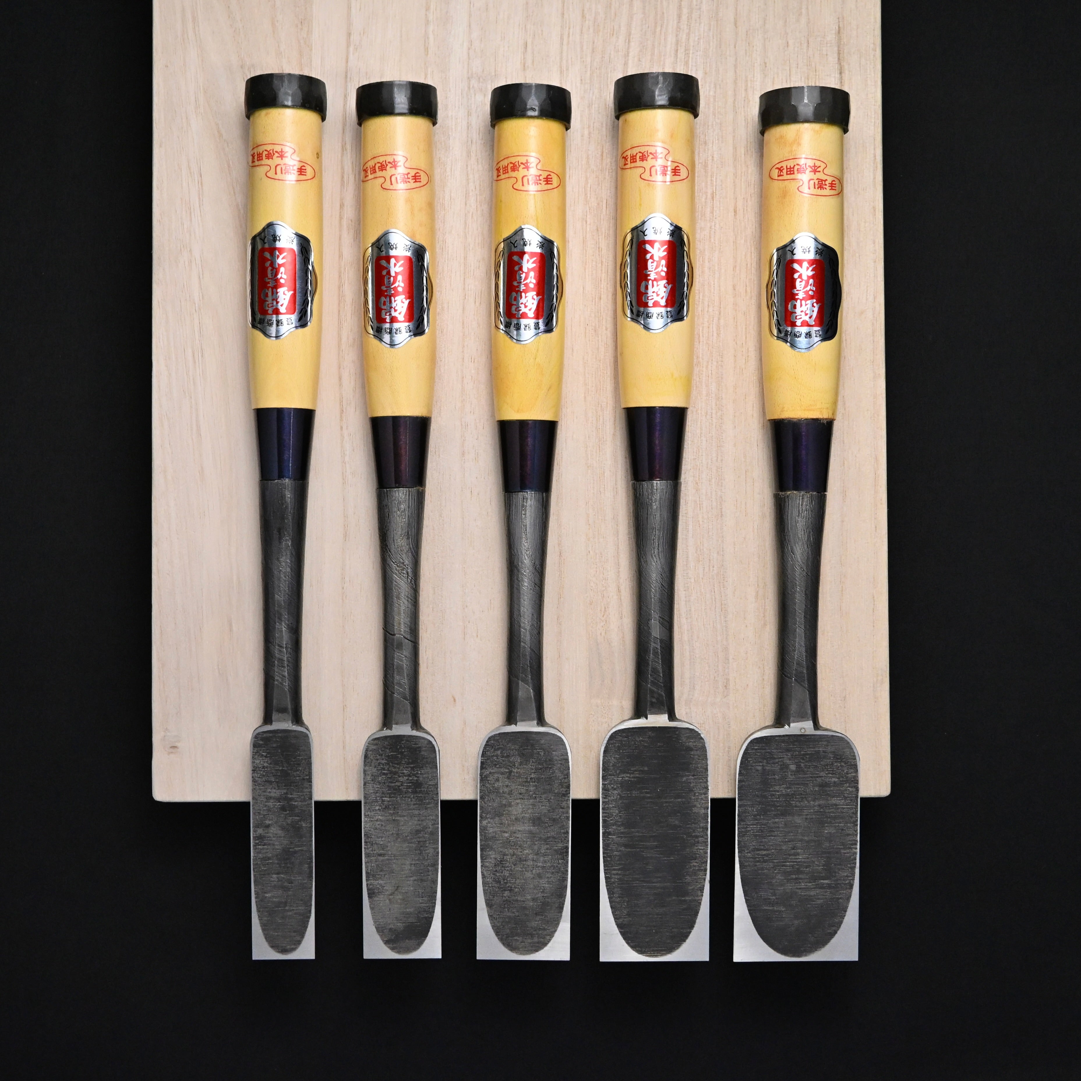 #11掘出し物  錦清水 叩き鑿5本組 グミ柄     Rare Stock Nishiki Kiyomi Timber Chisels Set 5pc with Gumi Handle