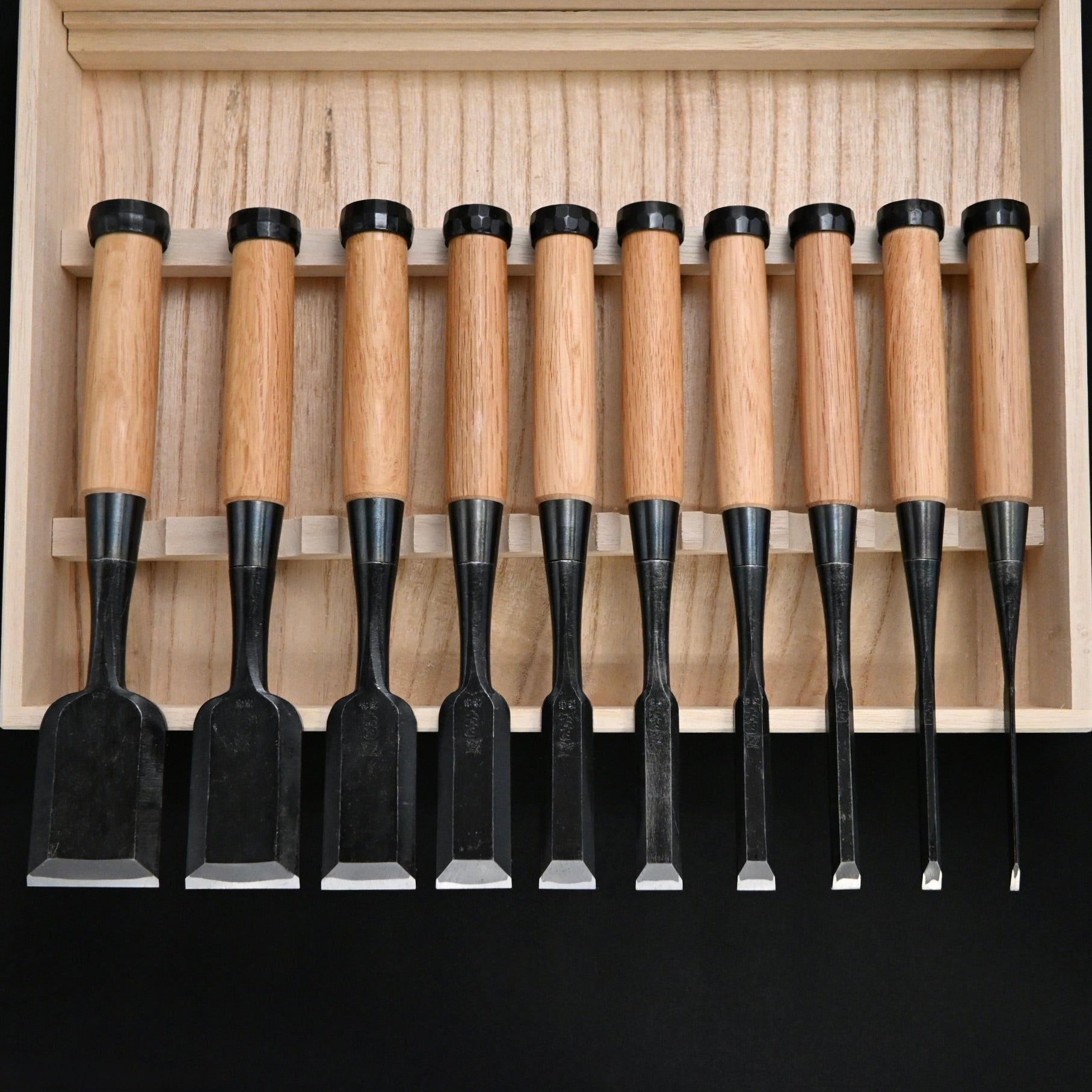 #2 Ouchi Bench chisels set by Ouchi 4th generationRed Oak Handles  四代目 宗家大内 追入組鑿 赤樫柄  桐箱付 Oirenomi