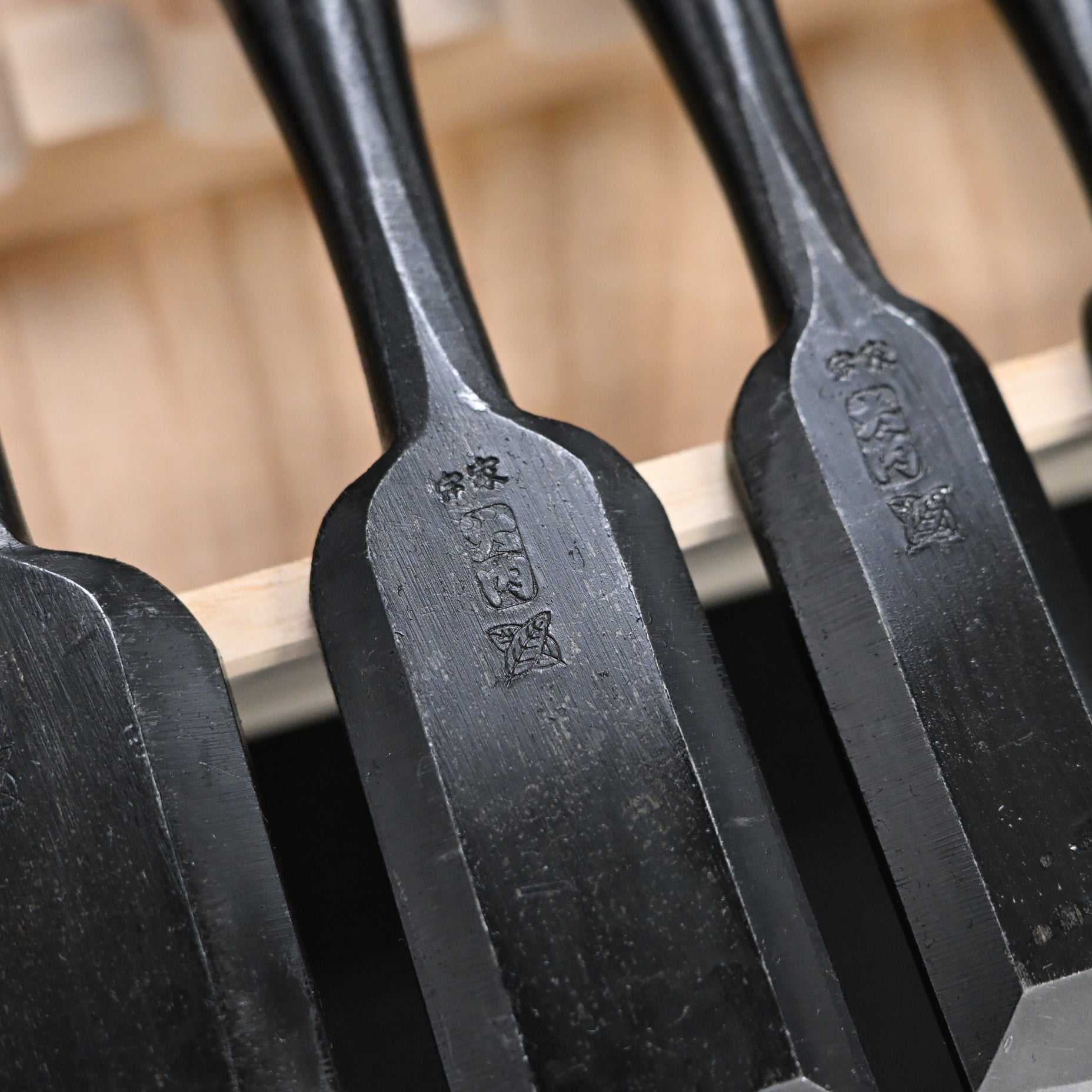 #2 Ouchi Bench chisels set by Ouchi 4th generationRed Oak Handles  四代目 宗家大内 追入組鑿 赤樫柄  桐箱付 Oirenomi