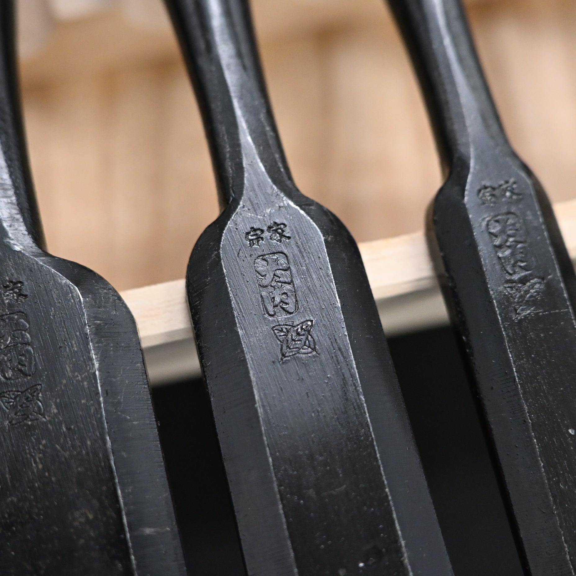 #2 Ouchi Bench chisels set by Ouchi 4th generationRed Oak Handles  四代目 宗家大内 追入組鑿 赤樫柄  桐箱付 Oirenomi