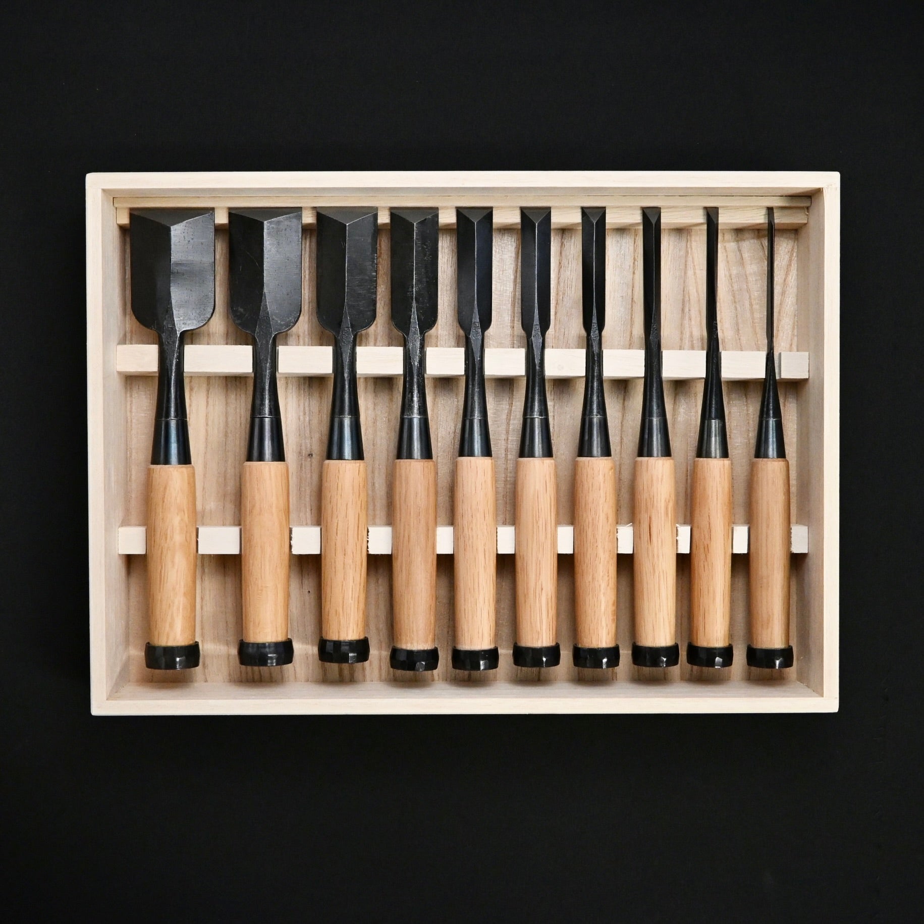 宗家大内 鎬追入組鑿 赤樫柄付    Ouchi Dovetail chisels set by Ouchi 4th generation