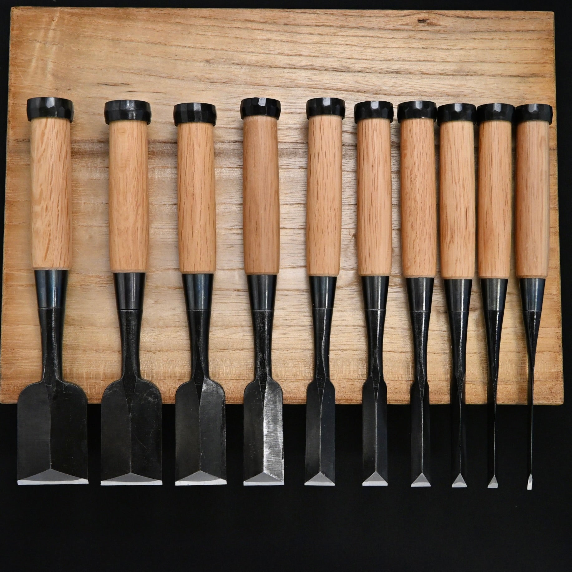 宗家大内 鎬追入組鑿 赤樫柄付    Ouchi Dovetail chisels set by Ouchi 4th generation