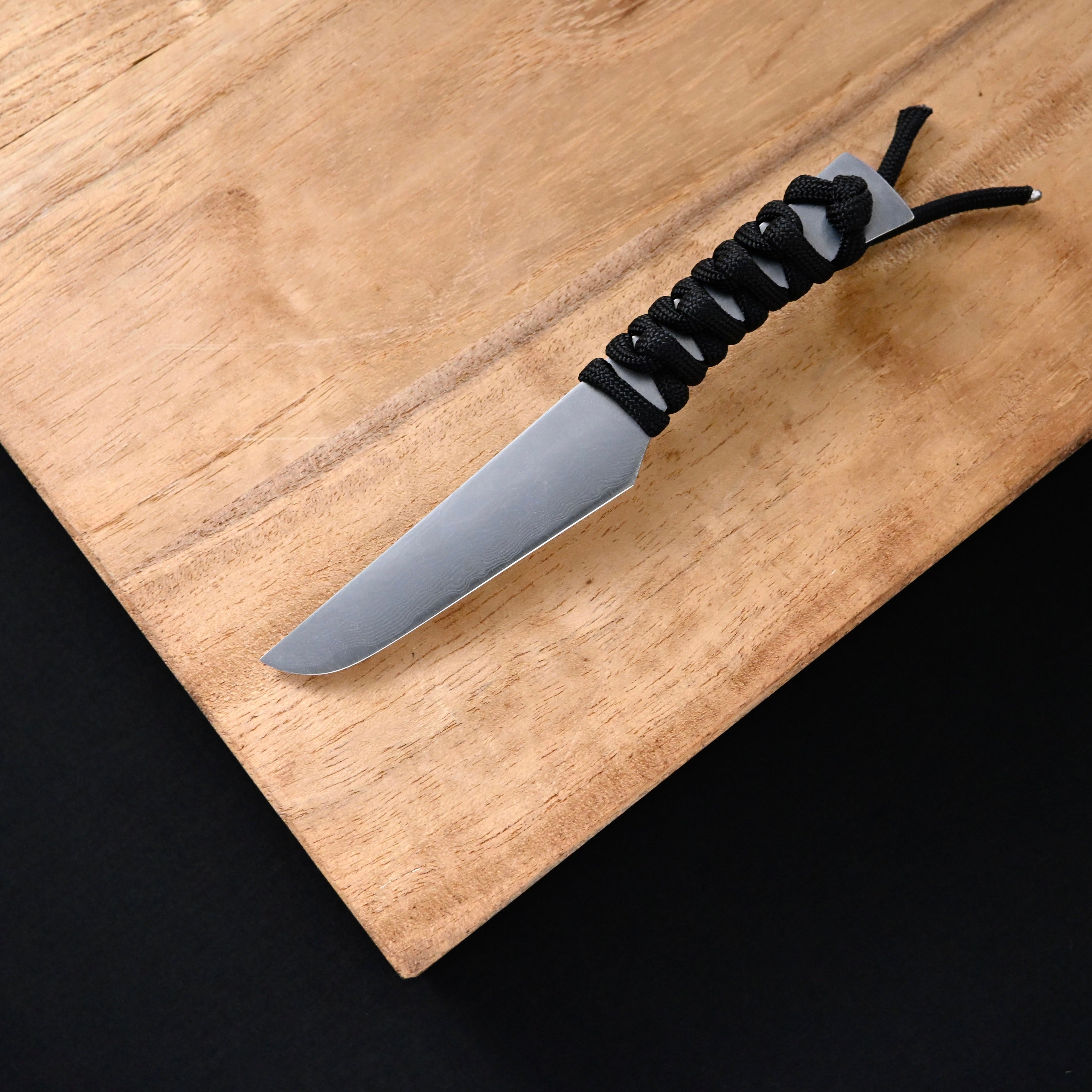越前数馬作 卓上ナイフ 涼月 黒紐巻 刃70mm 粉末ダマスカス鋼   EchizenKazuma Ryōgetsu Tabletop Knife with Black Cord Wrap Blade 70mm Powdered Damascus Steel