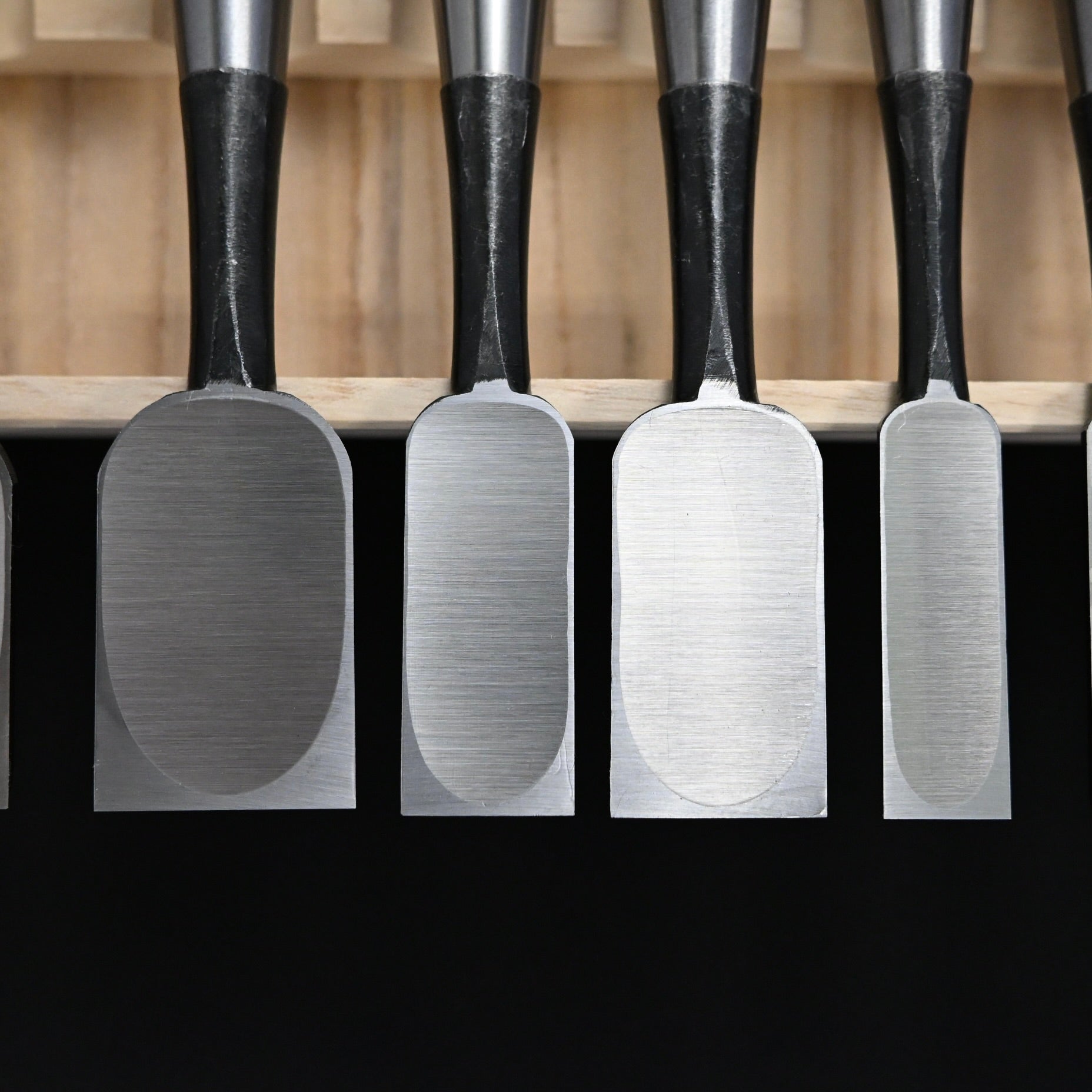 Yoshitaka Dovetail Bench chisels 10pc set         義隆 追入鎬組鑿 10本組 Oirenomi