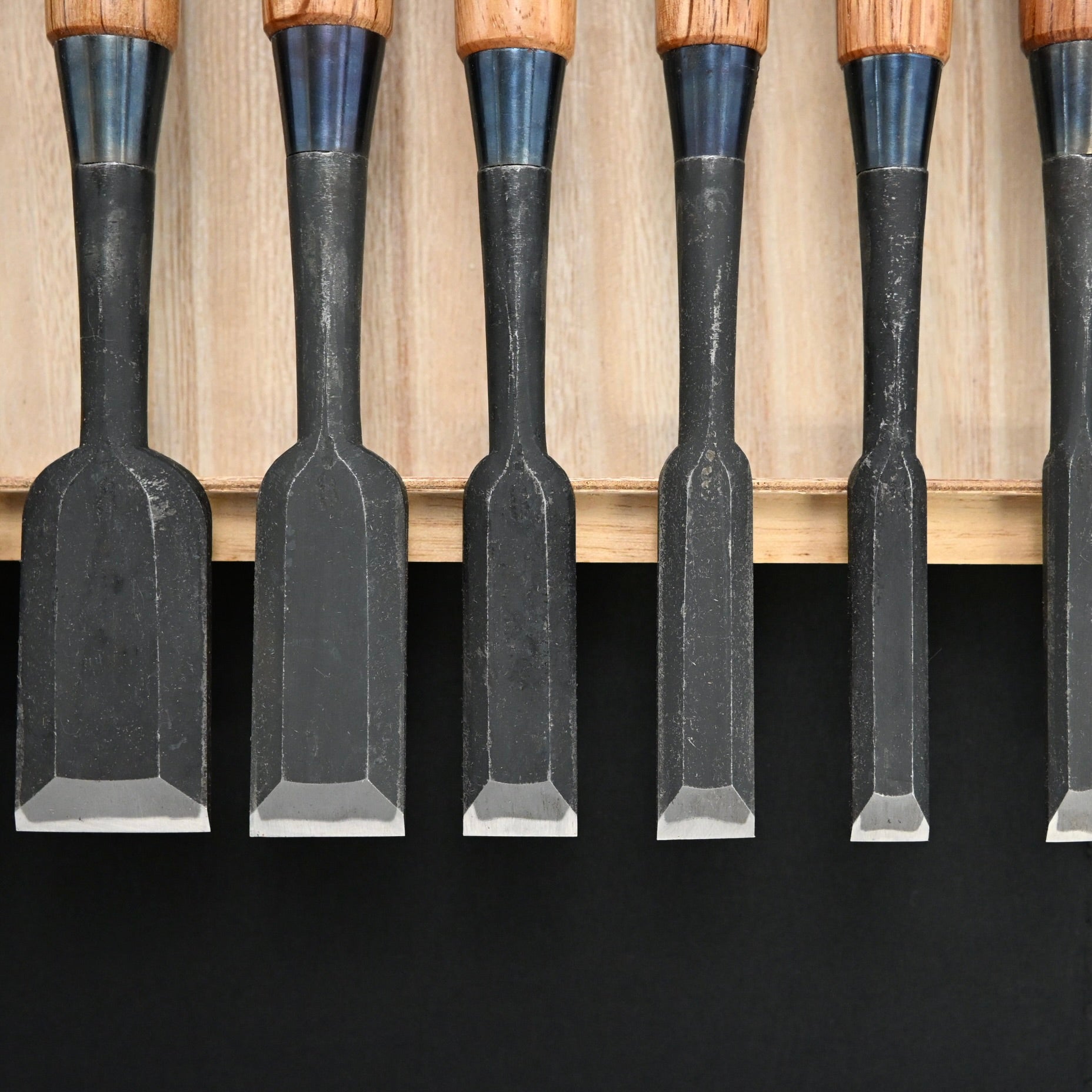 二代目左久作 追入組鑿      Hidari Hisasaku 2nd Vintage Bench chisels set