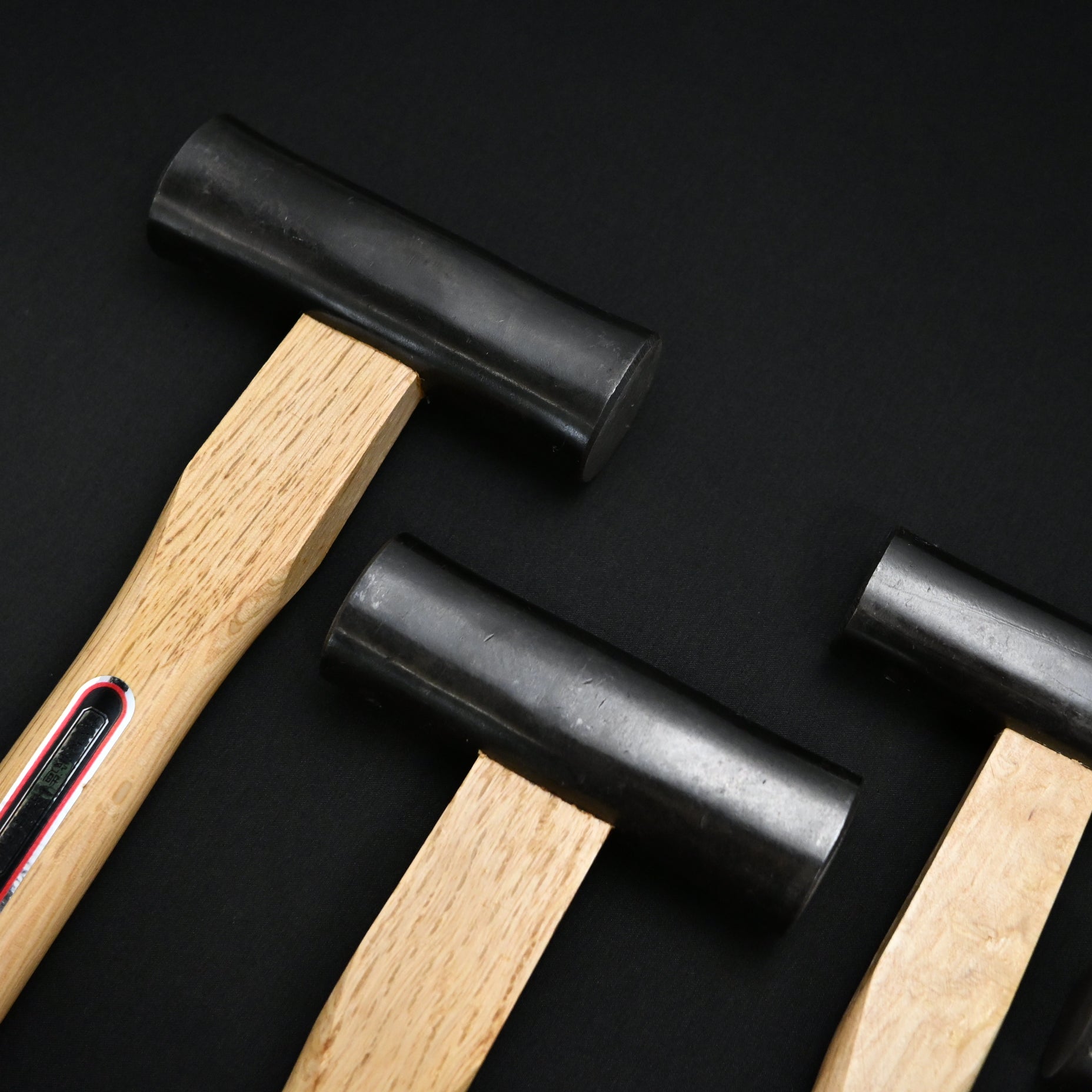 ヤマ中 両口玄翁 (丸玄能) 柄付 黒仕上   Yamanaka Round Hammers Blacksmith finish with handle for beginner