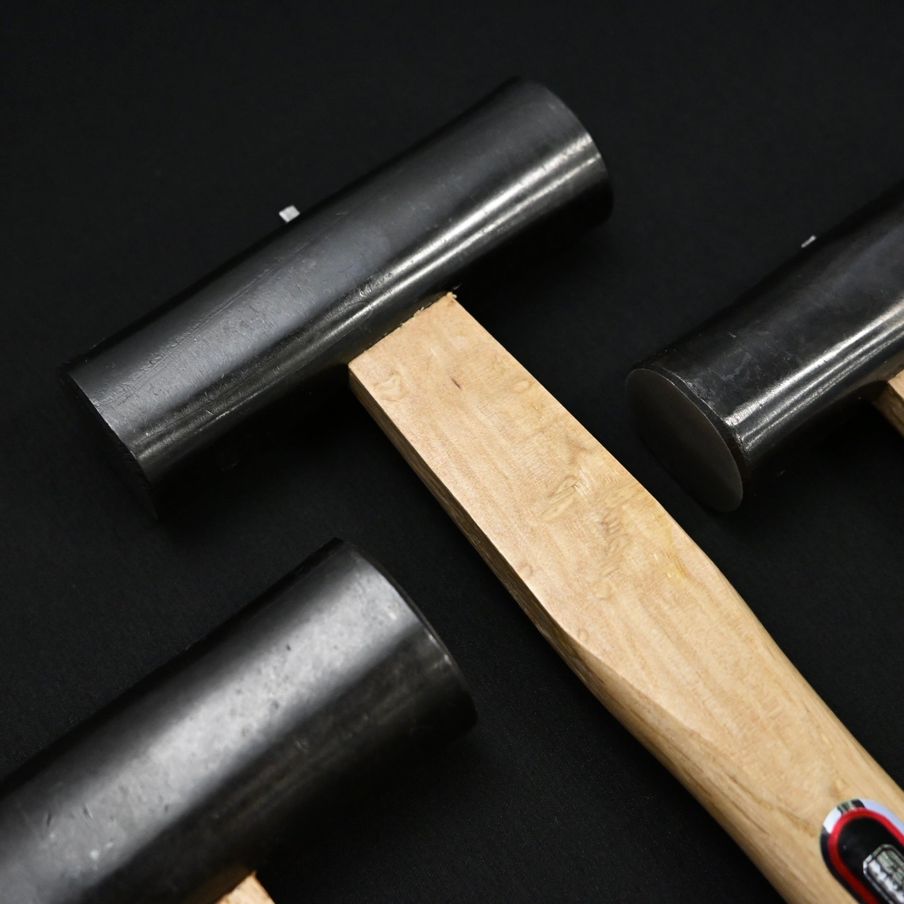 ヤマ中 両口玄翁 (丸玄能) 柄付 黒仕上   Yamanaka Round Hammers Blacksmith finish with handle for beginner