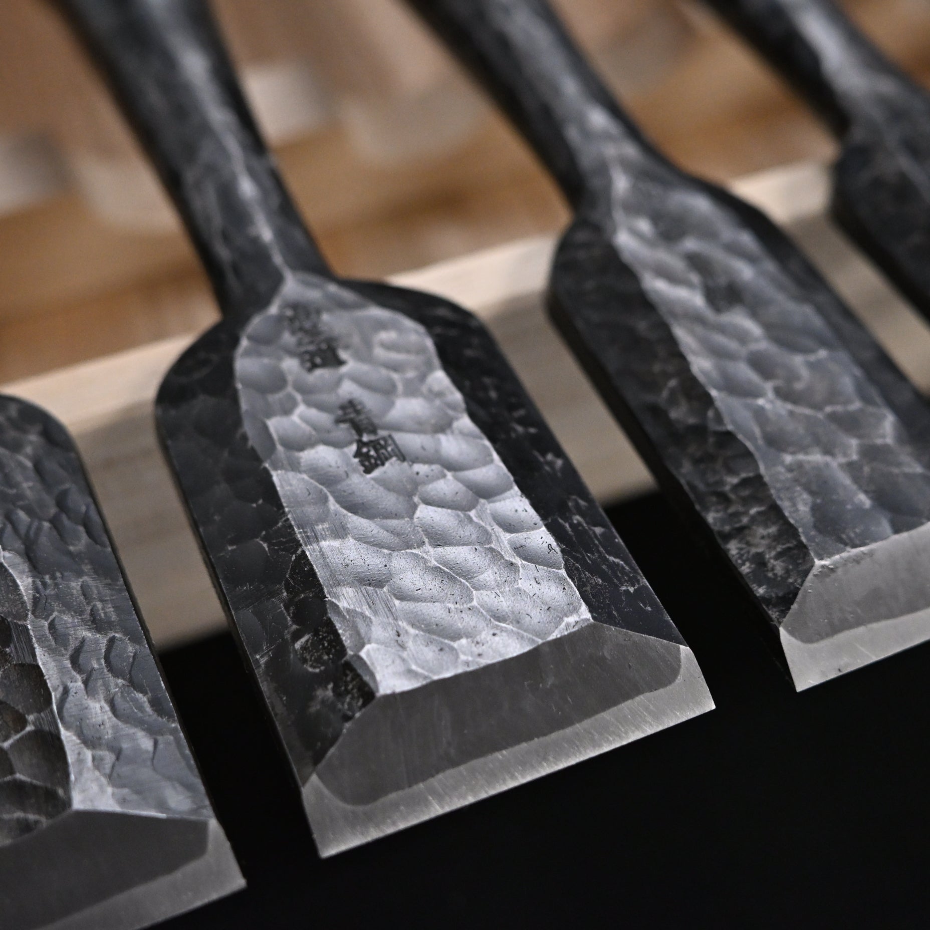 Takashiba Bench chisels set (Oirenomi) with wooden box 高芝 追入組鑿 槌目青紙鋼 桐箱付