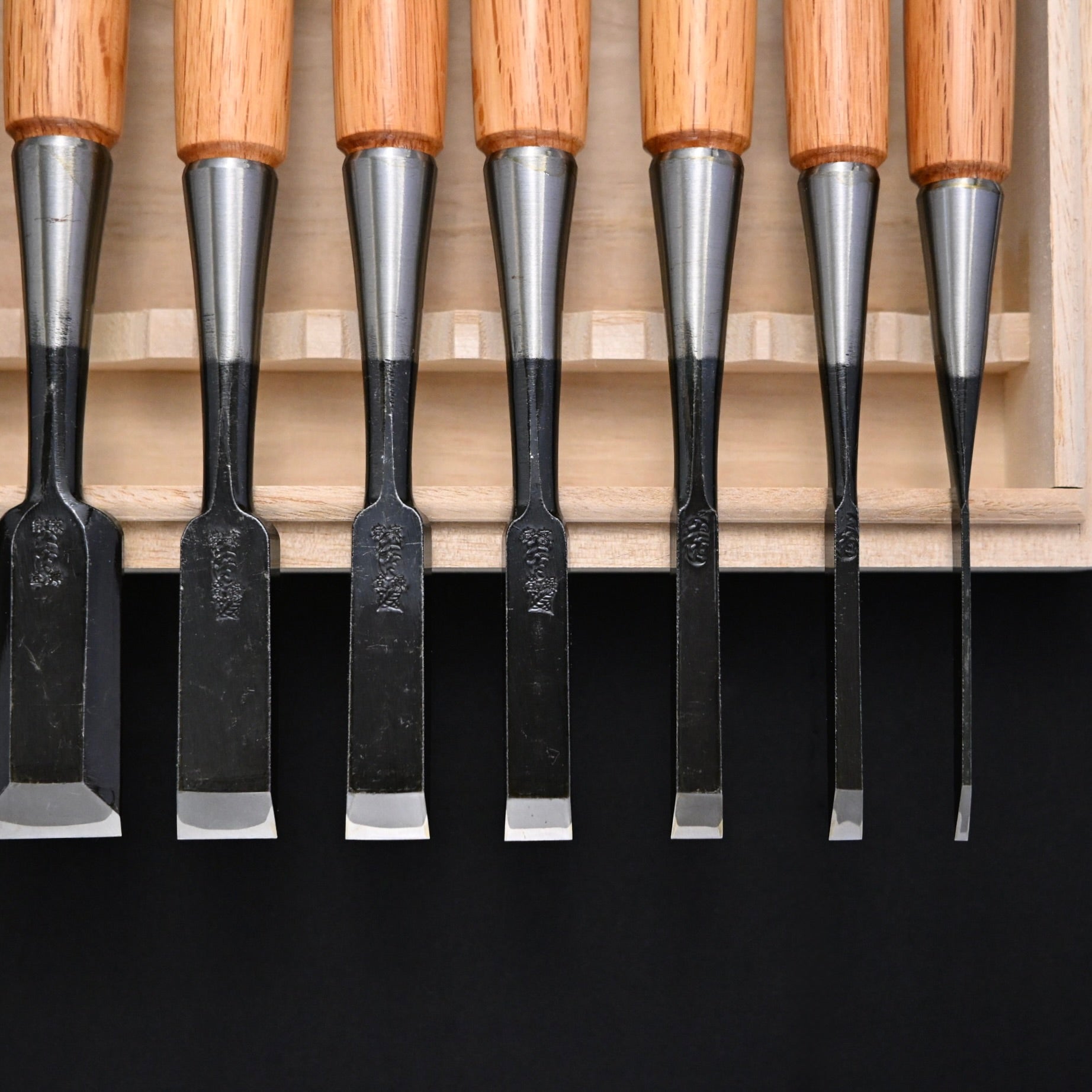 #6 Ouchi Bench chisels set Red Oak Handle by Ouchi   宗家大内 追入組鑿 赤樫柄 桐箱付