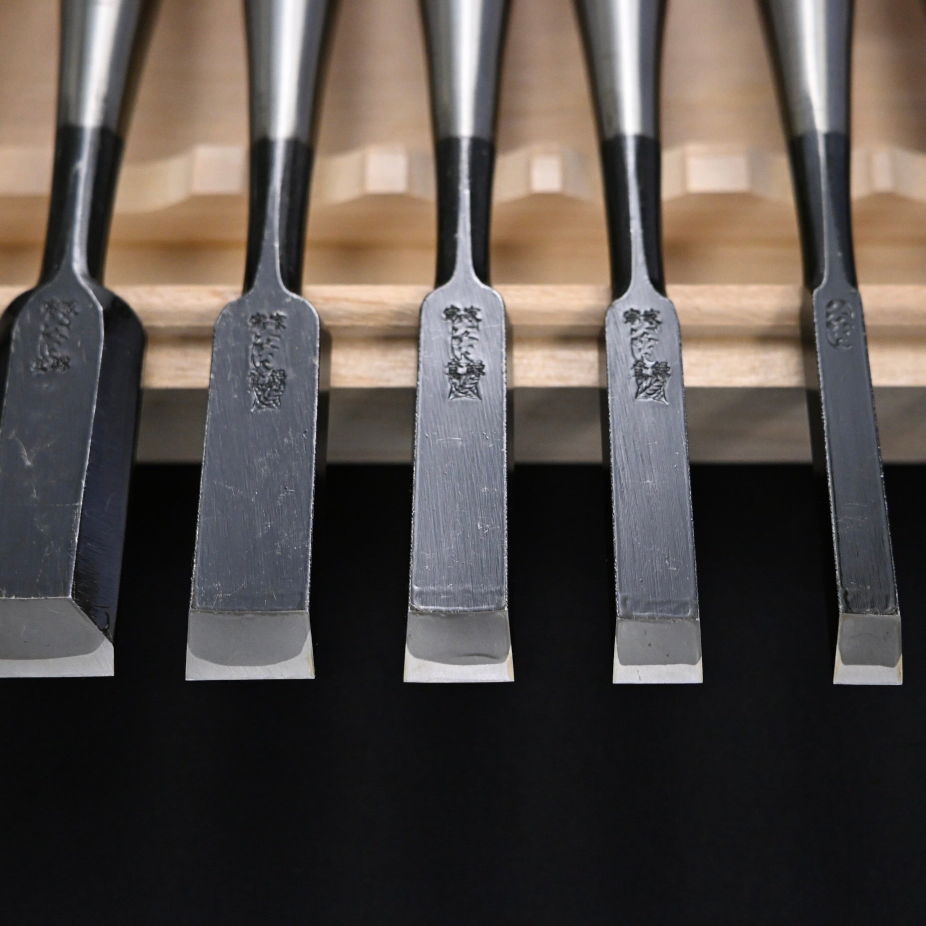 #6 Ouchi Bench chisels set Red Oak Handle by Ouchi   宗家大内 追入組鑿 赤樫柄 桐箱付