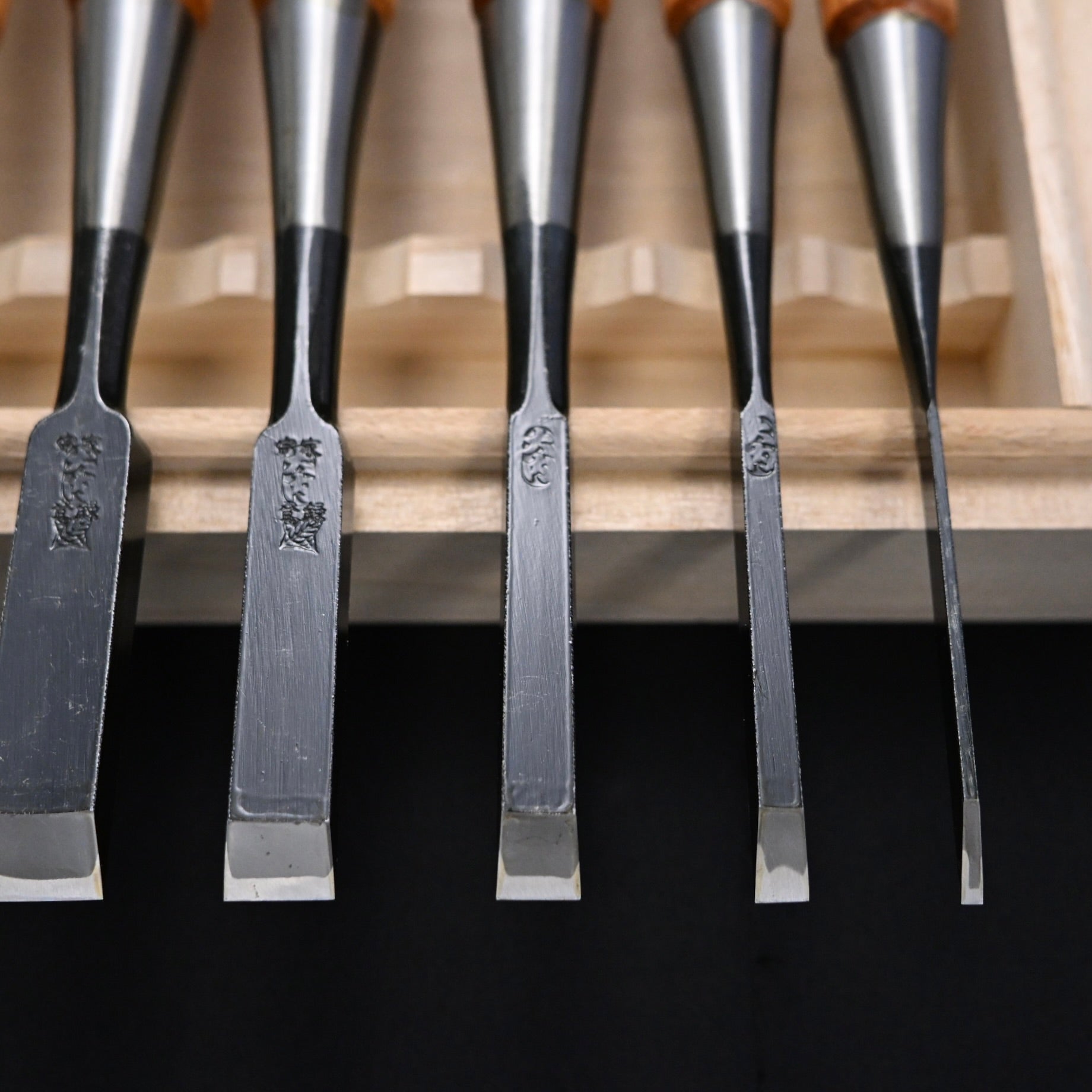 #6 Ouchi Bench chisels set Red Oak Handle by Ouchi   宗家大内 追入組鑿 赤樫柄 桐箱付
