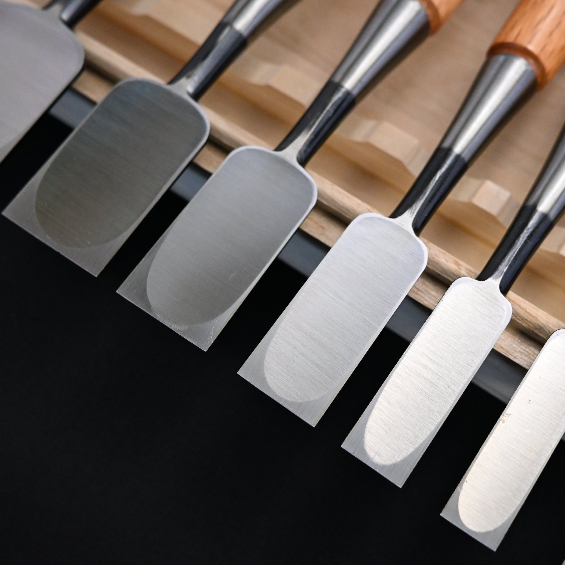 #6 Ouchi Bench chisels set Red Oak Handle by Ouchi   宗家大内 追入組鑿 赤樫柄 桐箱付